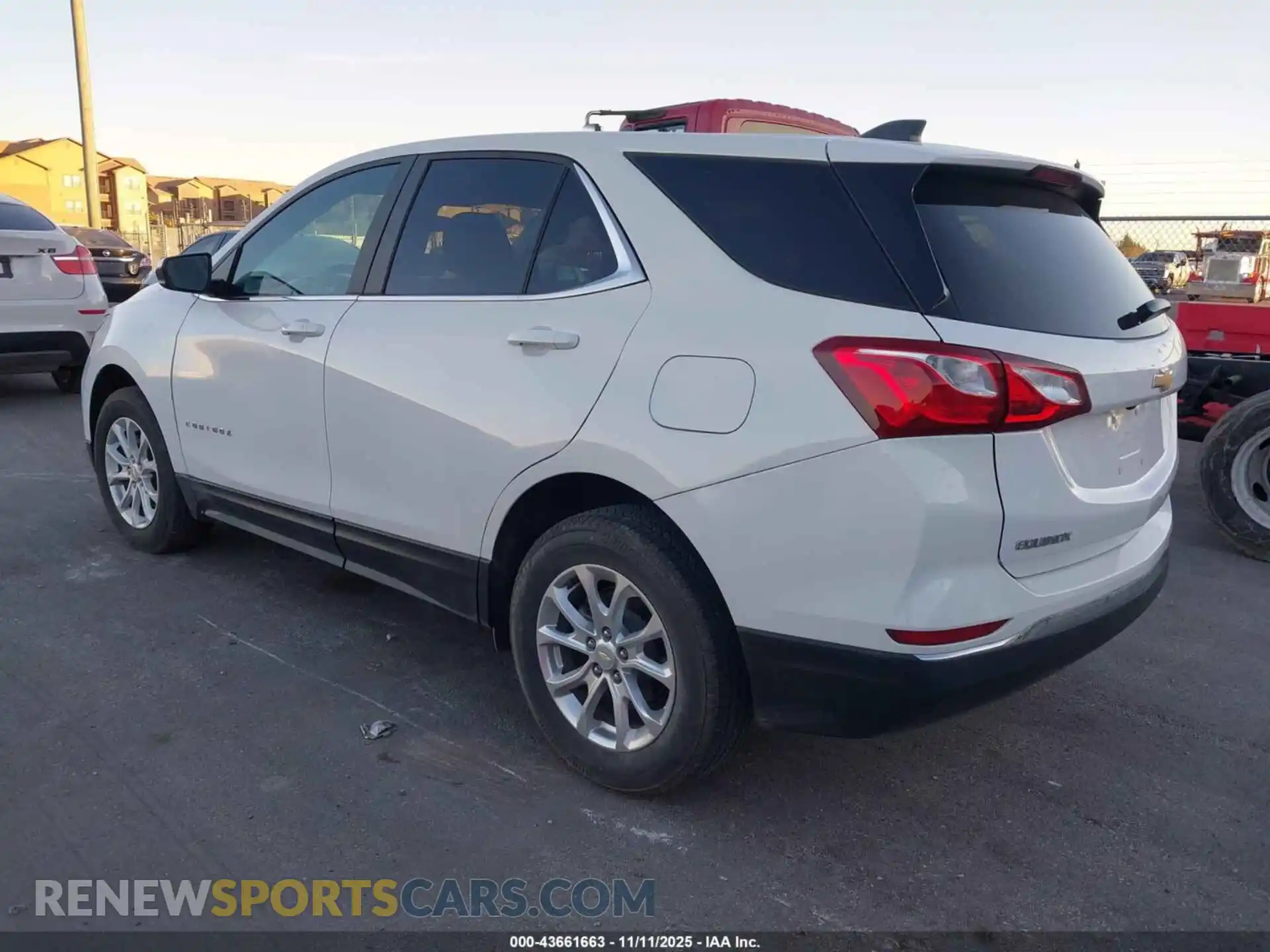 3 fotografías del automóvil dañado 2GNAXUEV0M6115293 CHEVROLET EQUINOX 2021