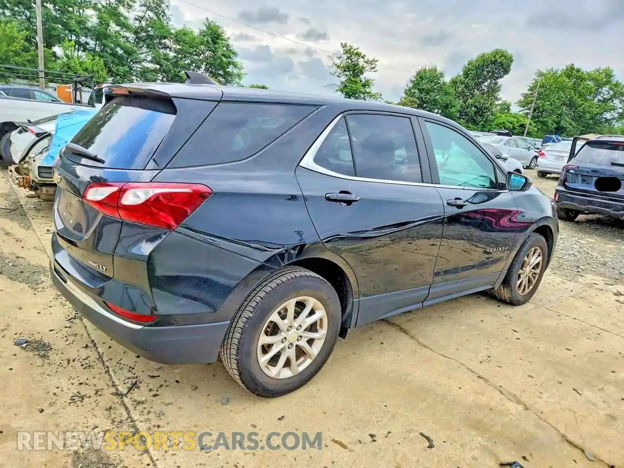 3 fotografías del automóvil dañado 2GNAXUEV1M6116890 CHEVROLET EQUINOX 2021