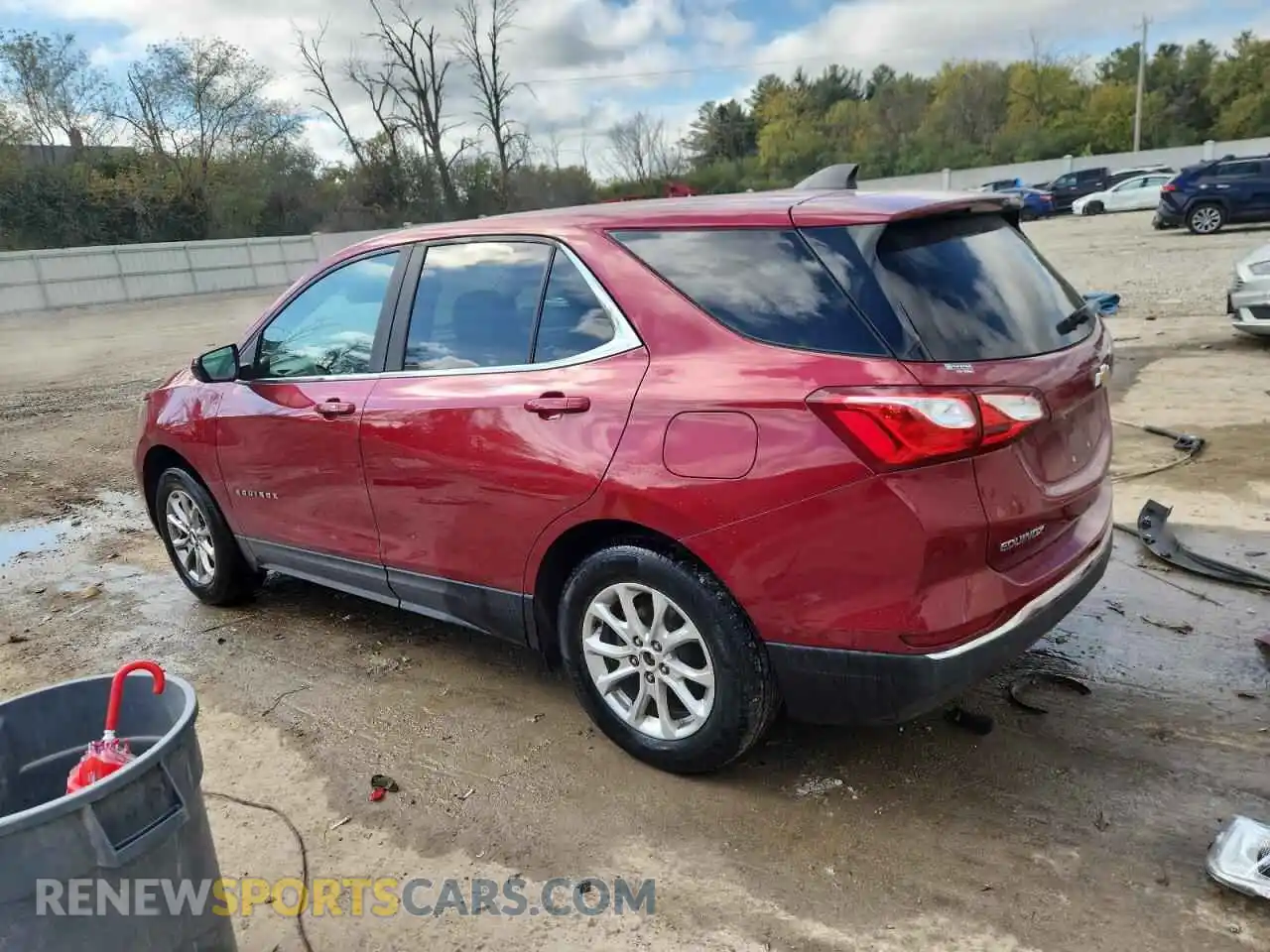 2 Photograph of a damaged car 2GNAXUEV7M6137923 CHEVROLET EQUINOX 2021
