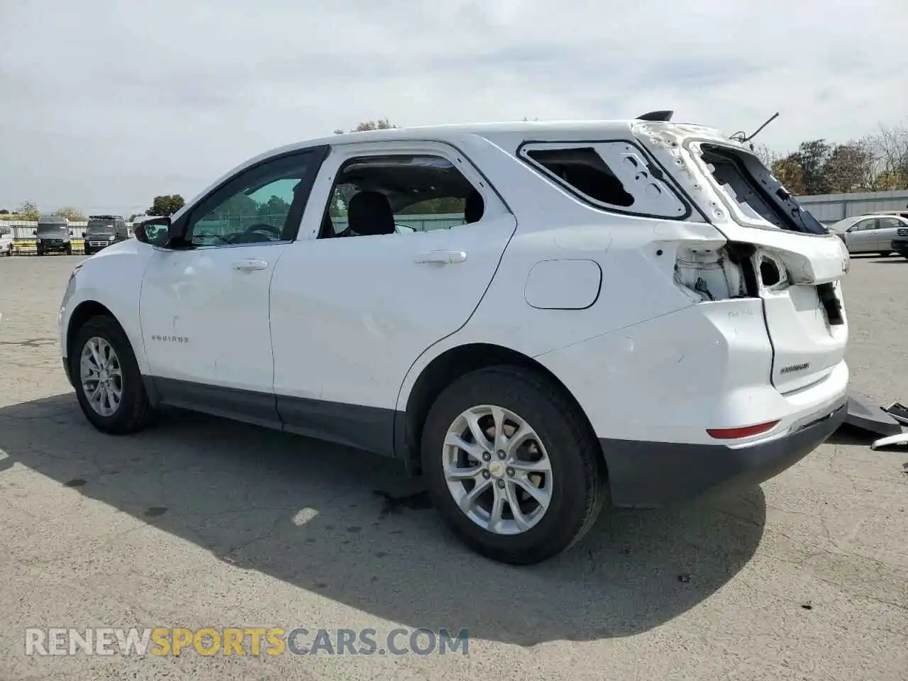2 Photograph of a damaged car 2GNAXUEV9M6103224 CHEVROLET EQUINOX 2021