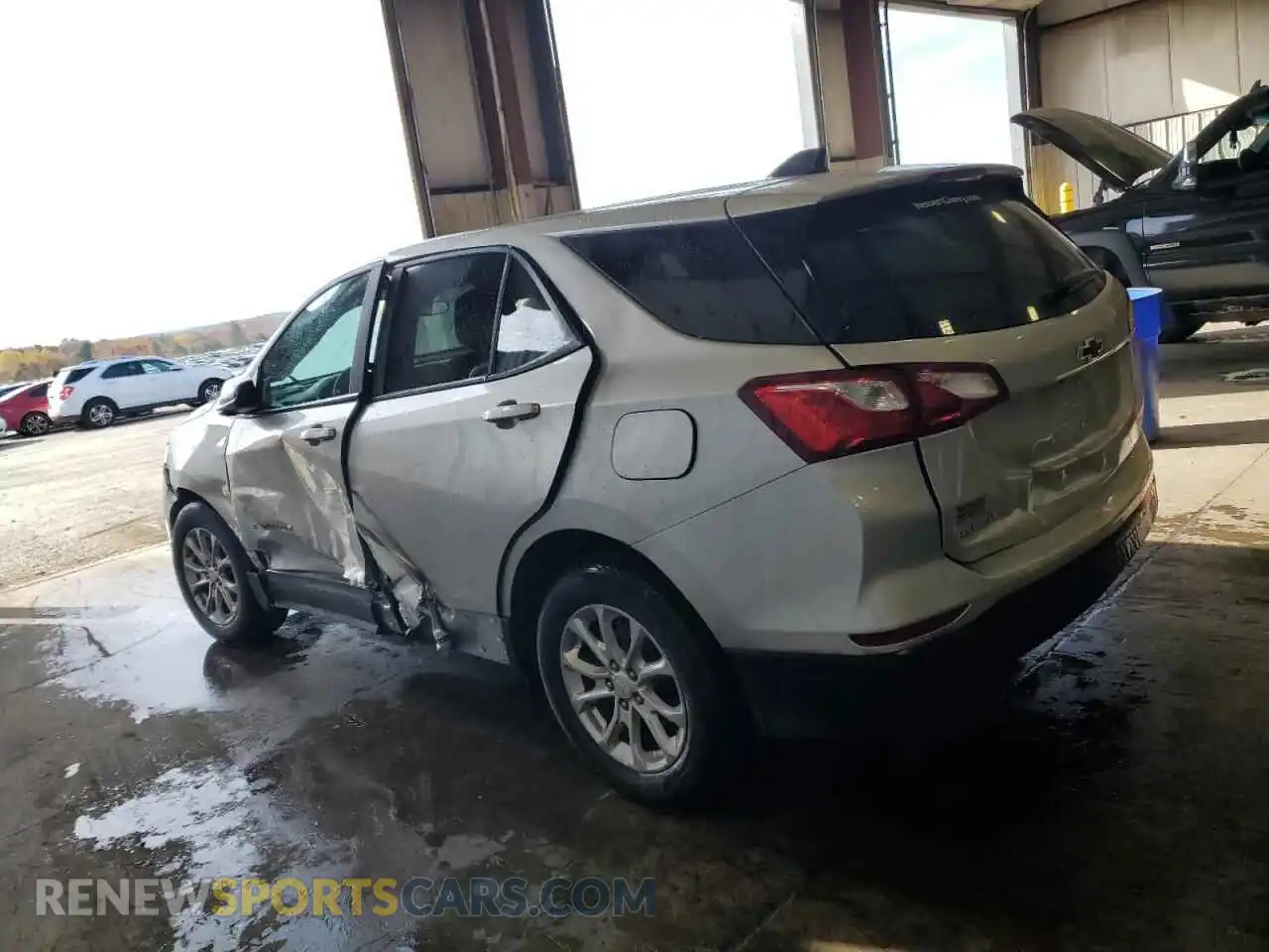 2 Photograph of a damaged car 3GNAXHEV4MS179748 CHEVROLET EQUINOX 2021