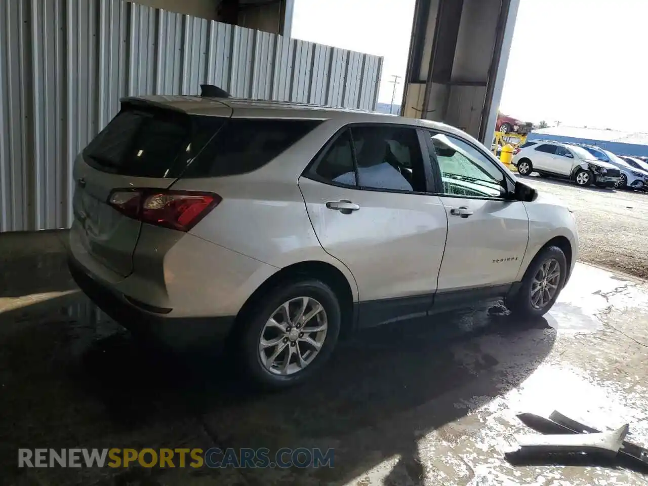 3 Photograph of a damaged car 3GNAXHEV4MS179748 CHEVROLET EQUINOX 2021