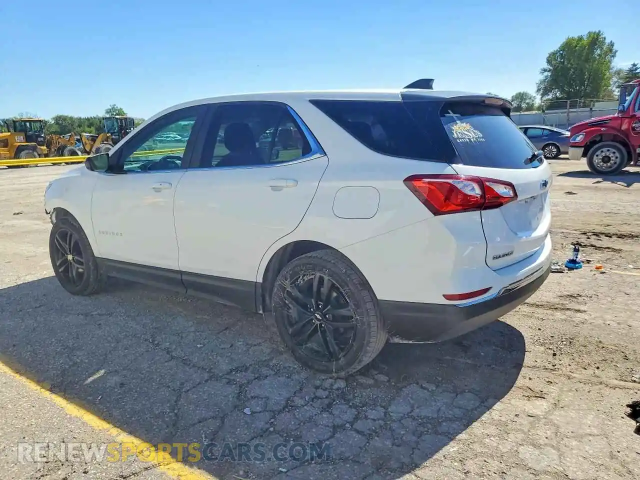 2 Photograph of a damaged car 3GNAXKEV5ML332340 CHEVROLET EQUINOX 2021