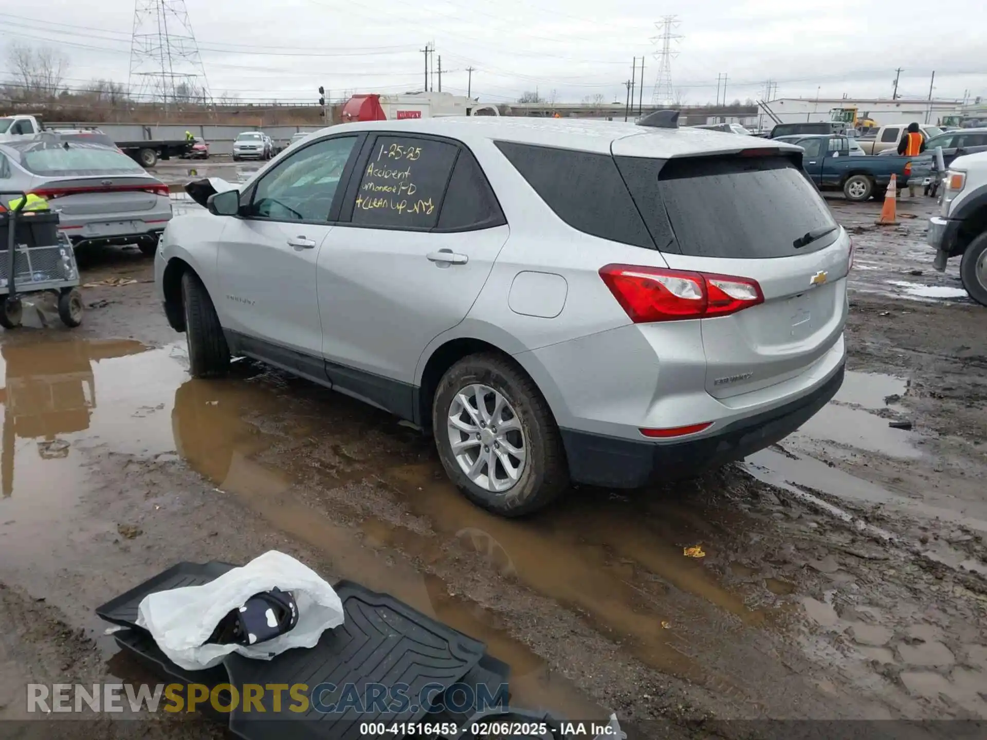 3 Photograph of a damaged car 3GNAXSEV2MS140184 CHEVROLET EQUINOX 2021