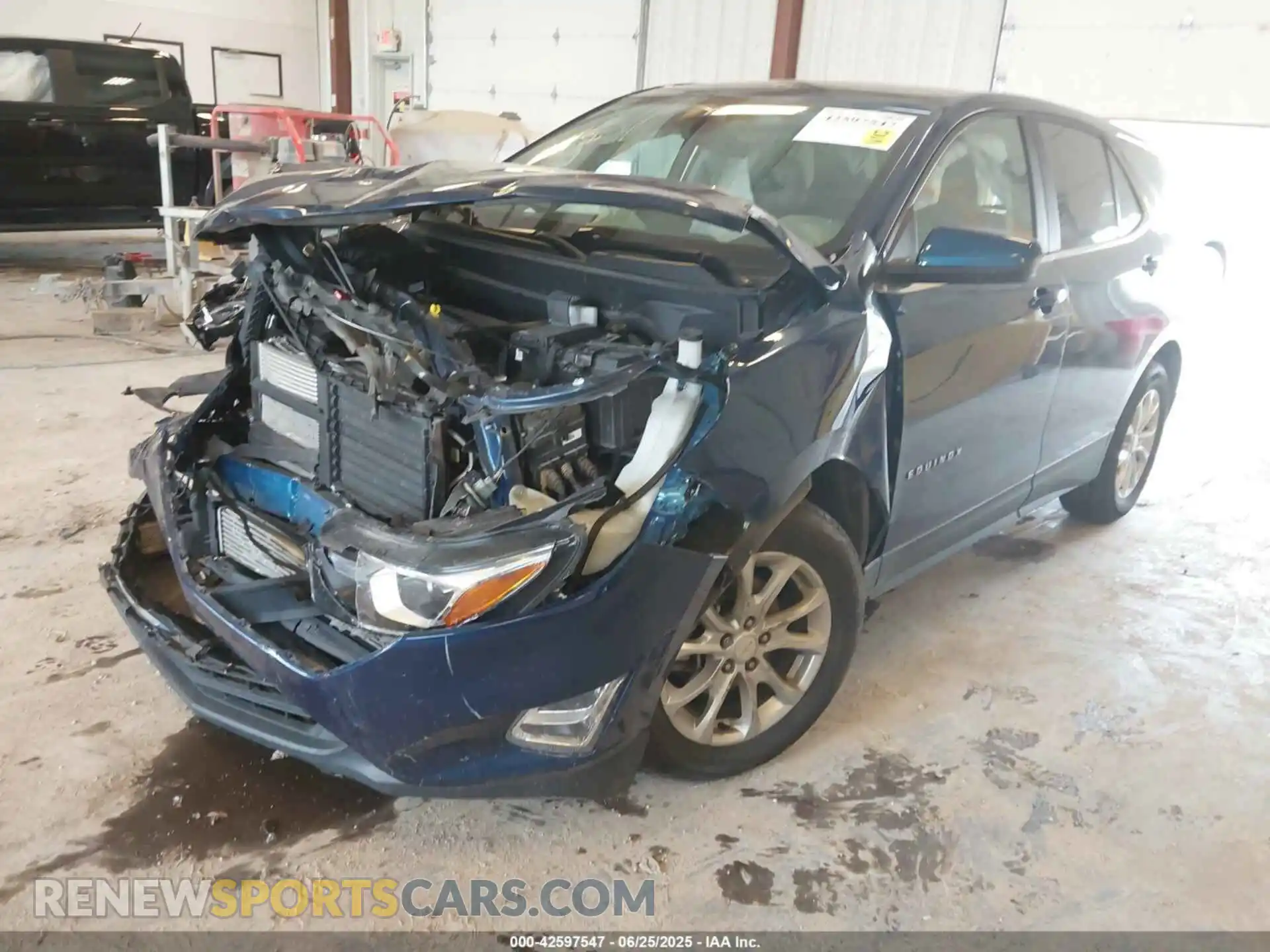 2 Photograph of a damaged car 3GNAXUEV0ML330796 CHEVROLET EQUINOX 2021