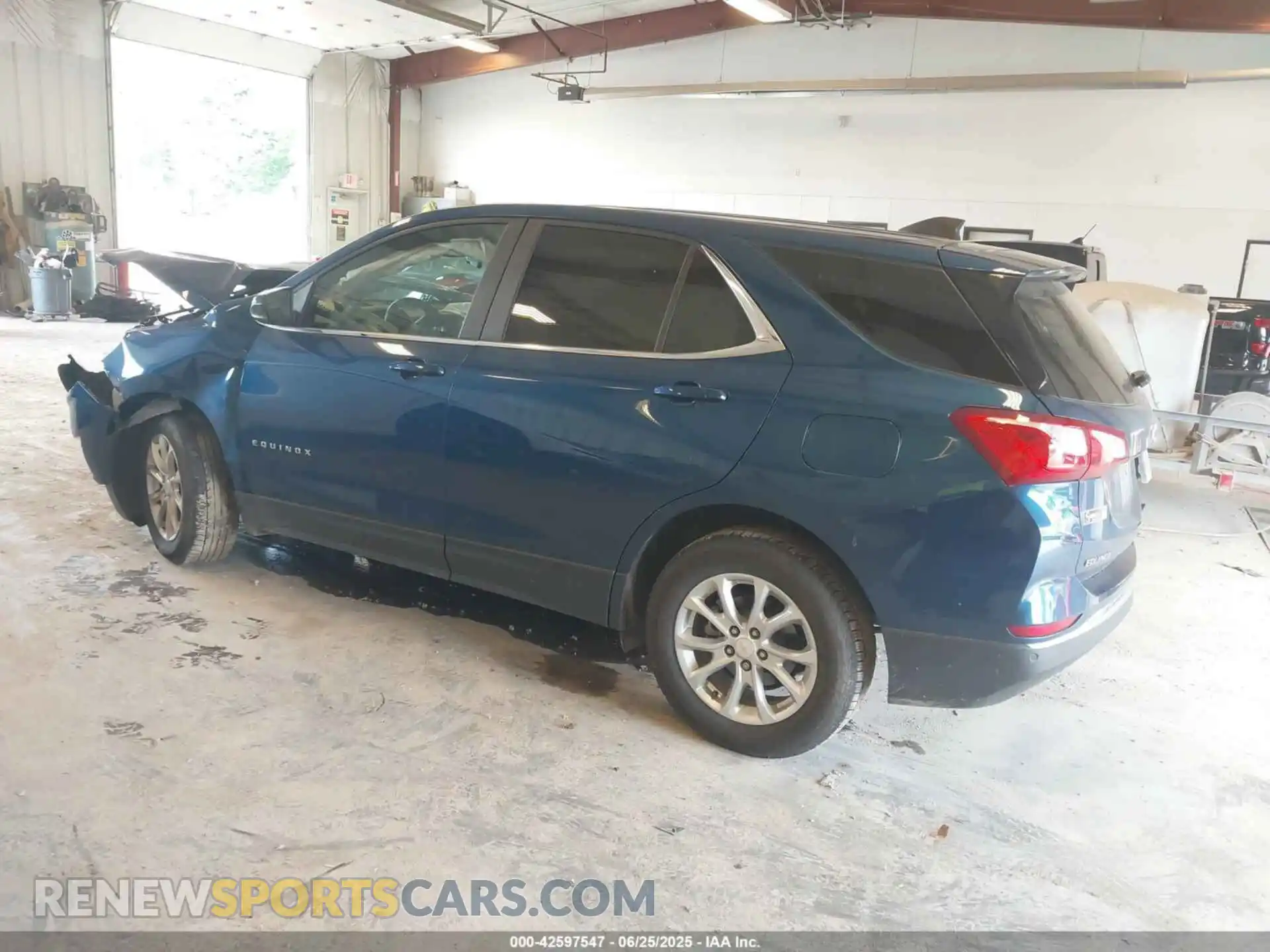 3 Photograph of a damaged car 3GNAXUEV0ML330796 CHEVROLET EQUINOX 2021