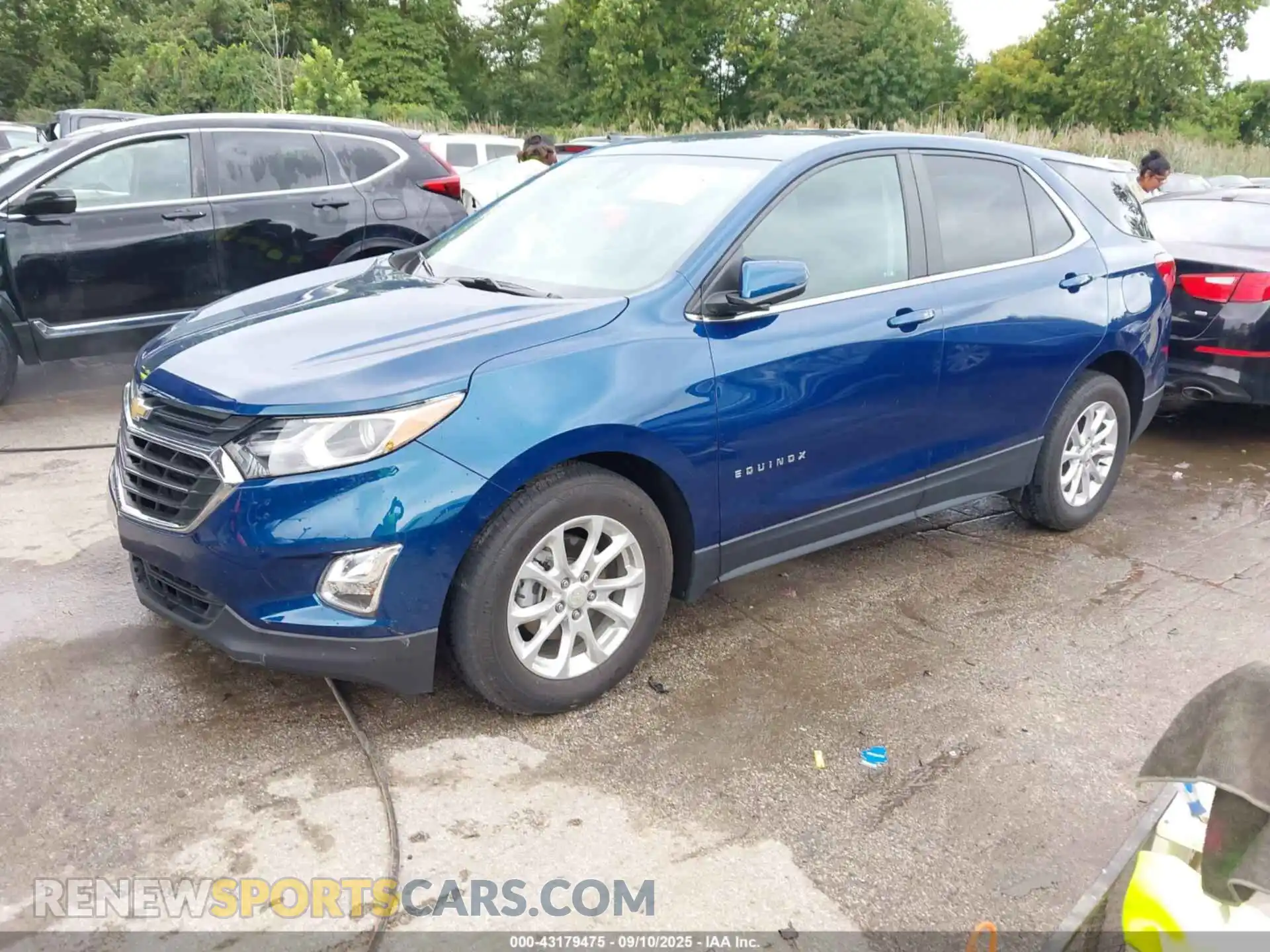 2 Photograph of a damaged car 3GNAXUEV0ML331978 CHEVROLET EQUINOX 2021