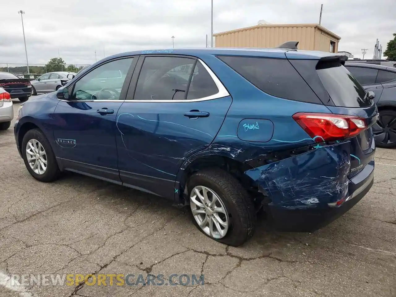 2 fotografías del automóvil dañado 3GNAXUEV0ML361644 CHEVROLET EQUINOX 2021