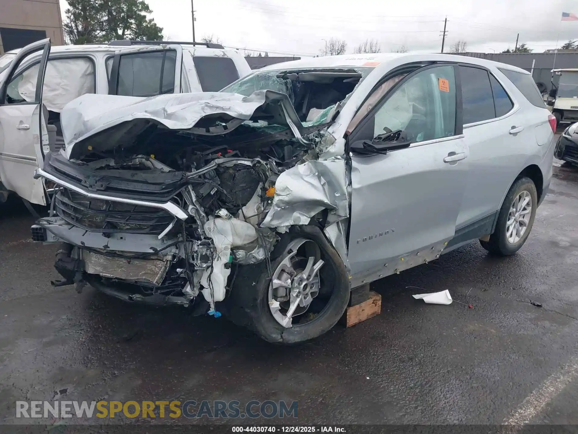 2 Photograph of a damaged car 3GNAXUEV1ML303574 CHEVROLET EQUINOX 2021