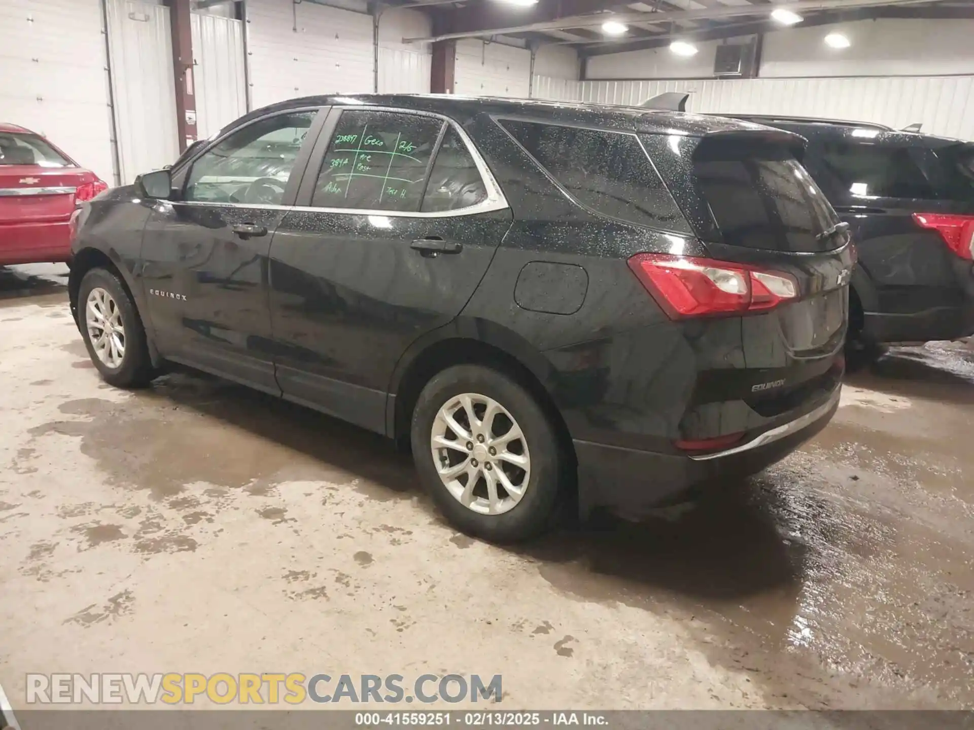 3 Photograph of a damaged car 3GNAXUEV1ML402072 CHEVROLET EQUINOX 2021