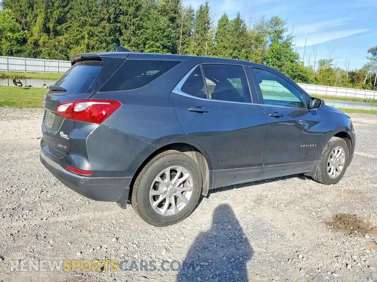 3 fotografías del automóvil dañado 3GNAXUEV2ML330489 CHEVROLET EQUINOX 2021