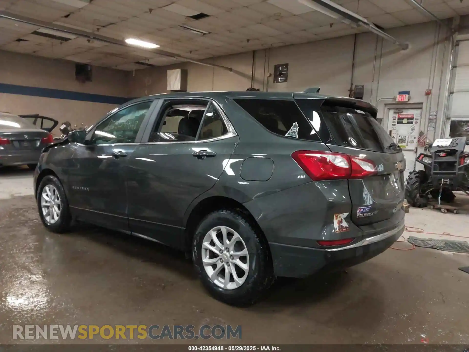 3 Фотография поврежденного автомобиля 3GNAXUEV2ML378395 CHEVROLET EQUINOX 2021