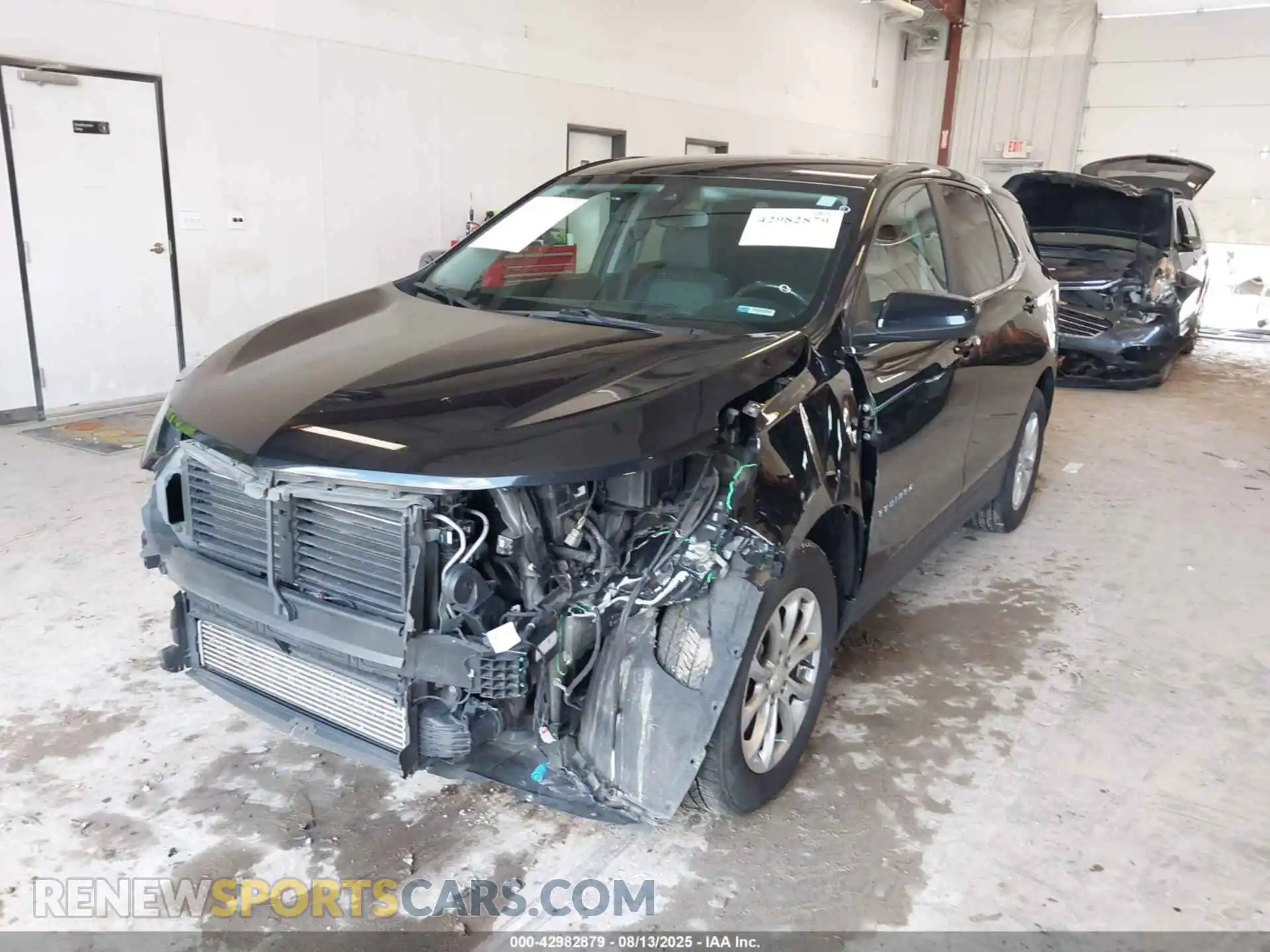 2 Photograph of a damaged car 3GNAXUEV2ML399067 CHEVROLET EQUINOX 2021
