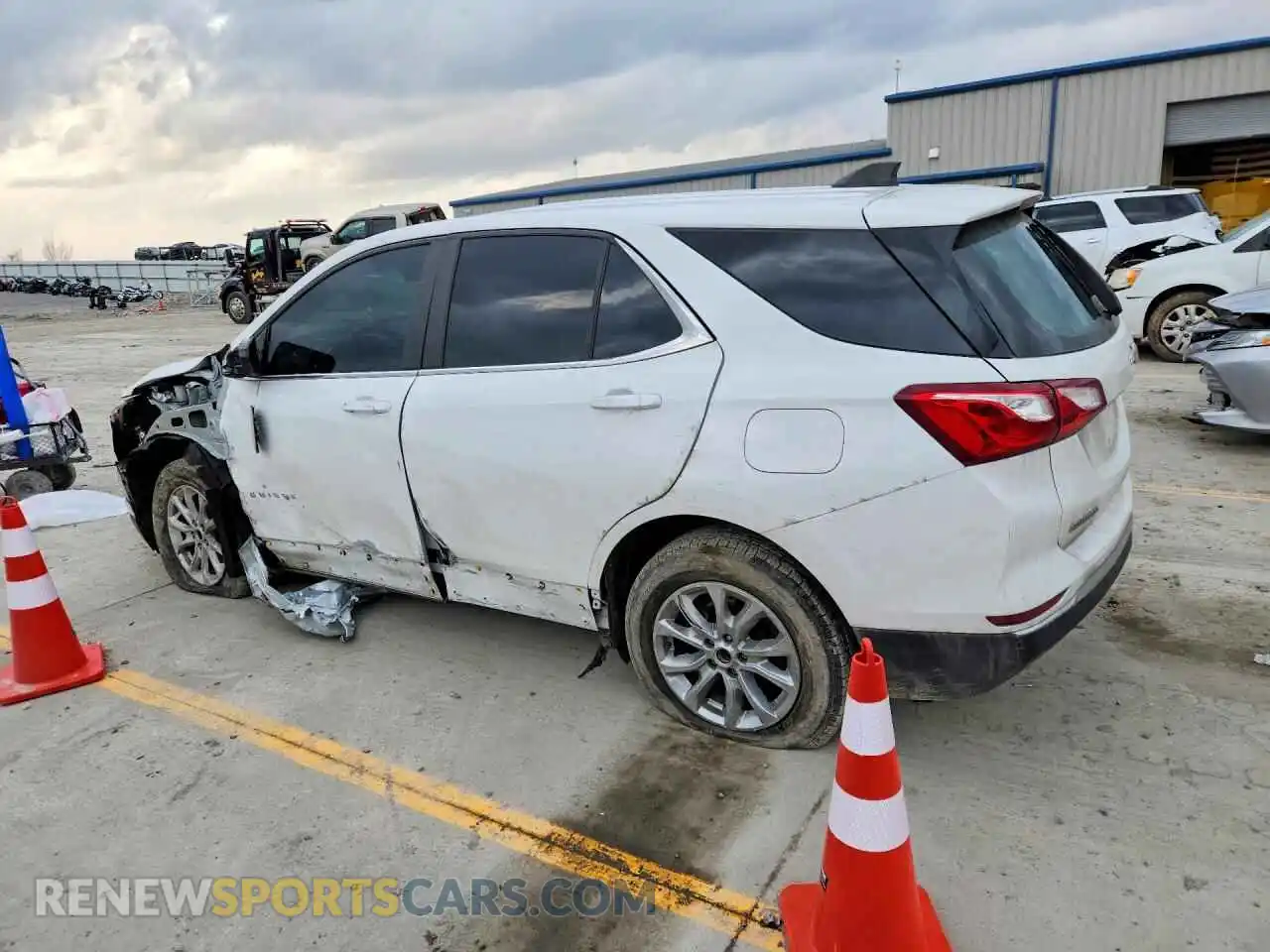 2 Photograph of a damaged car 3GNAXUEV2MS154114 CHEVROLET EQUINOX 2021