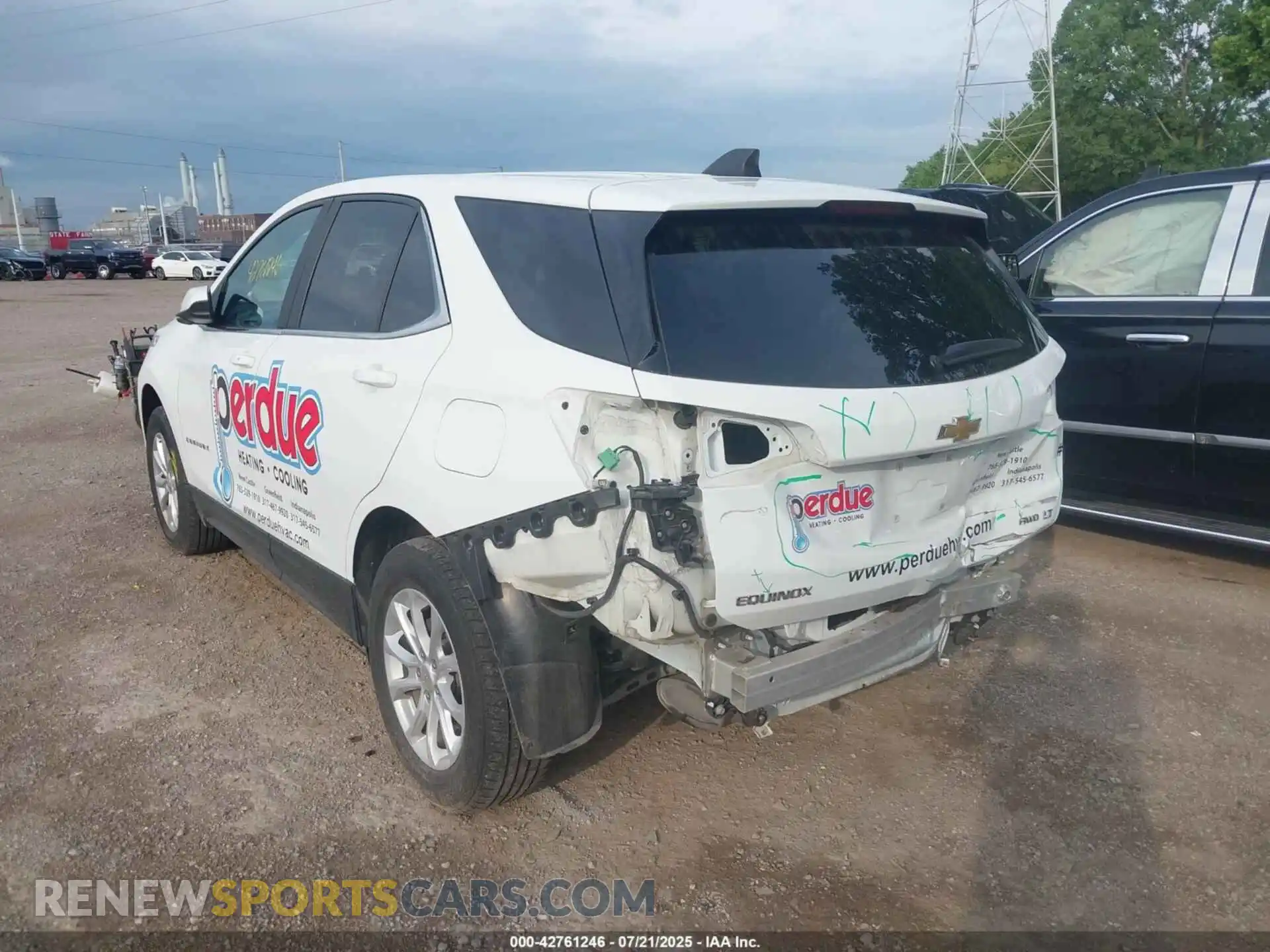 3 Photograph of a damaged car 3GNAXUEV2MS173469 CHEVROLET EQUINOX 2021