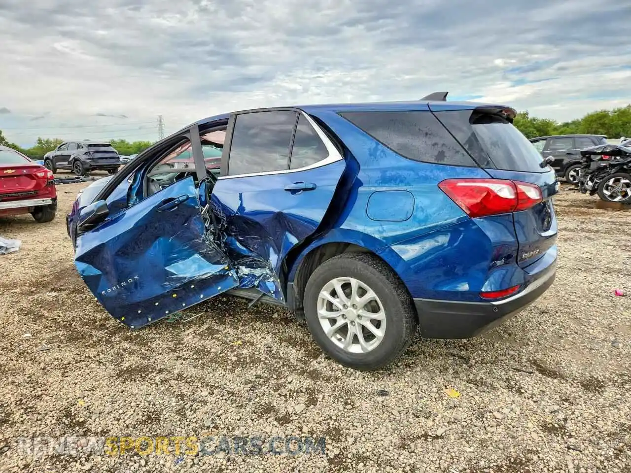 2 Photograph of a damaged car 3GNAXUEV3ML356812 CHEVROLET EQUINOX 2021