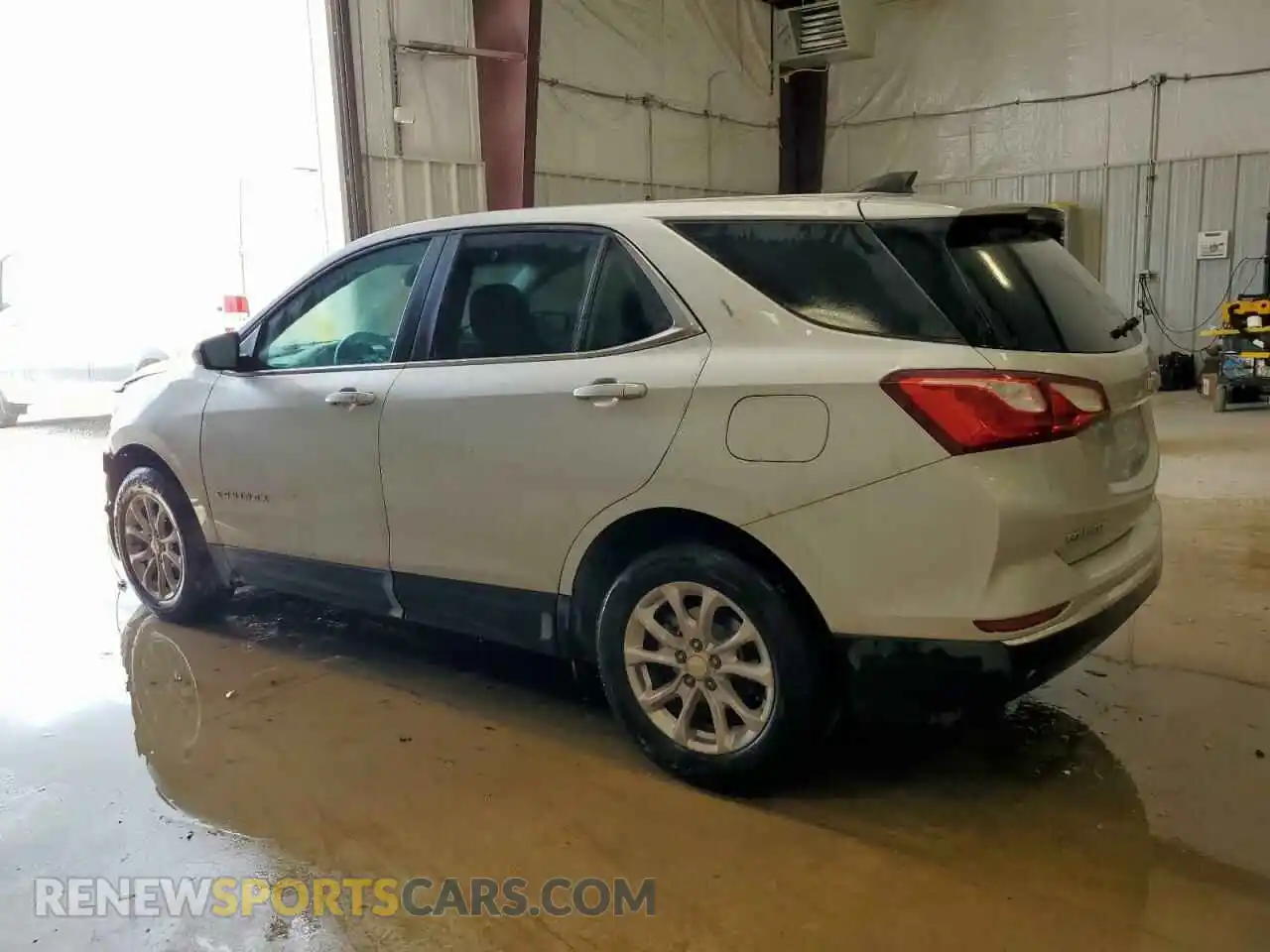 2 Photograph of a damaged car 3GNAXUEV4MS101642 CHEVROLET EQUINOX 2021