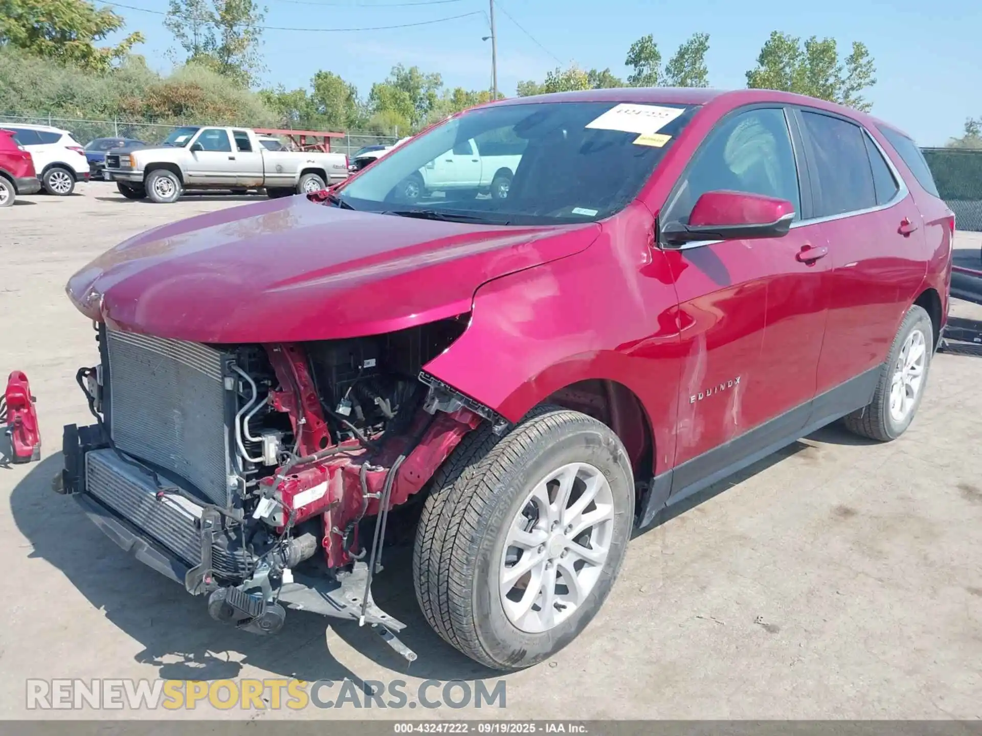 2 Photograph of a damaged car 3GNAXUEV5ML326078 CHEVROLET EQUINOX 2021