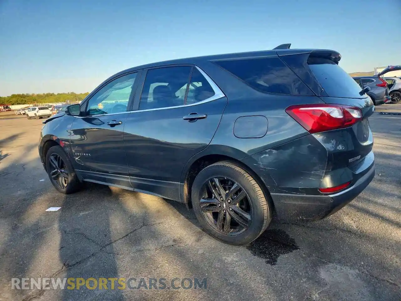 2 Photograph of a damaged car 3GNAXUEV5ML361459 CHEVROLET EQUINOX 2021