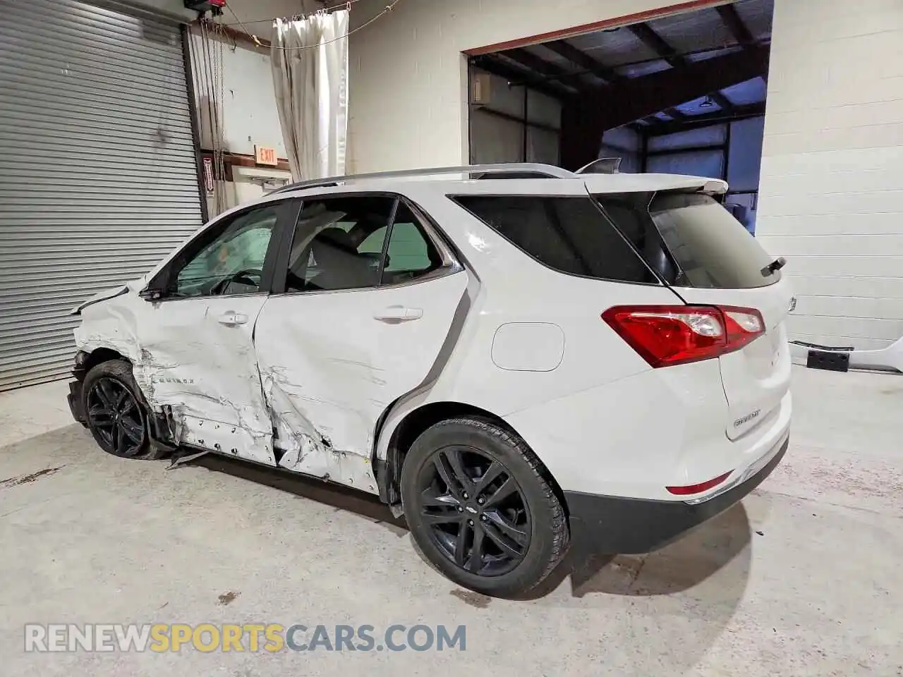 2 Photograph of a damaged car 3GNAXUEV5ML371635 CHEVROLET EQUINOX 2021