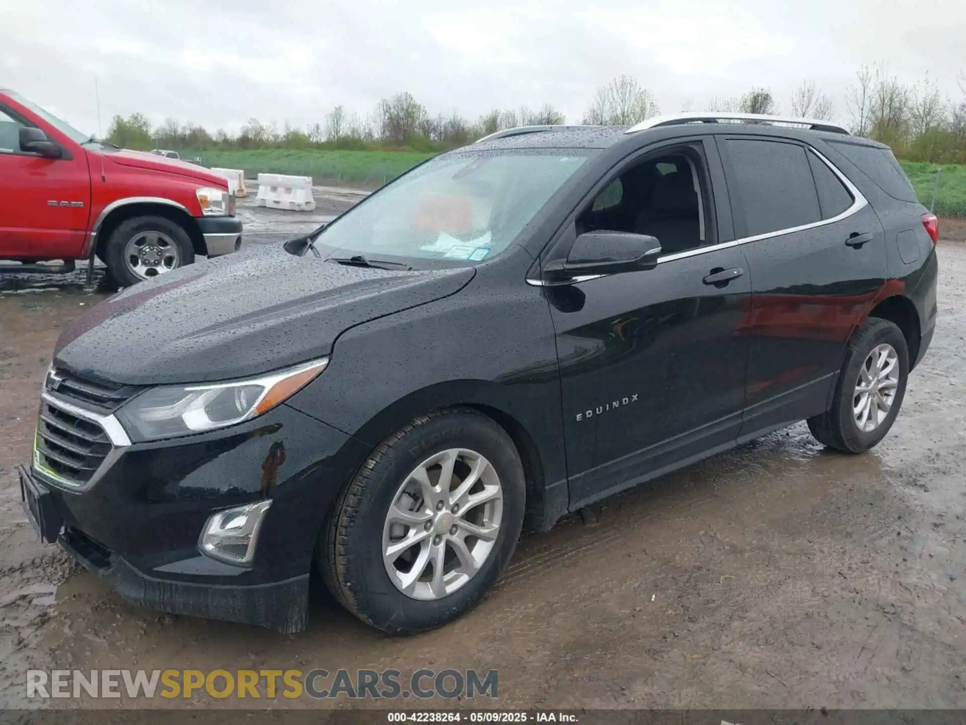 2 Photograph of a damaged car 3GNAXUEV5ML400695 CHEVROLET EQUINOX 2021