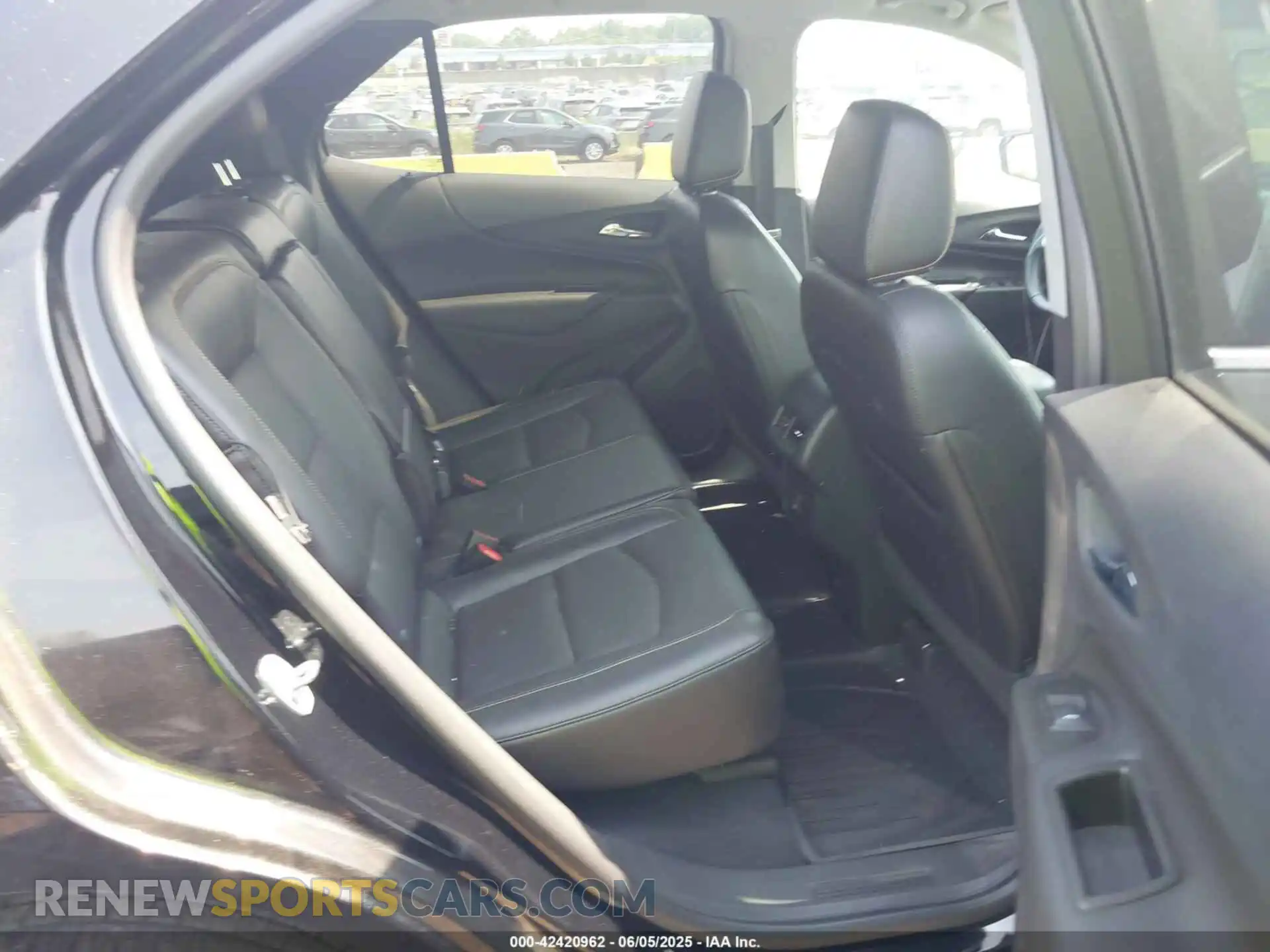 3 Photograph of a damaged car 3GNAXUEV7ML352181 CHEVROLET EQUINOX 2021