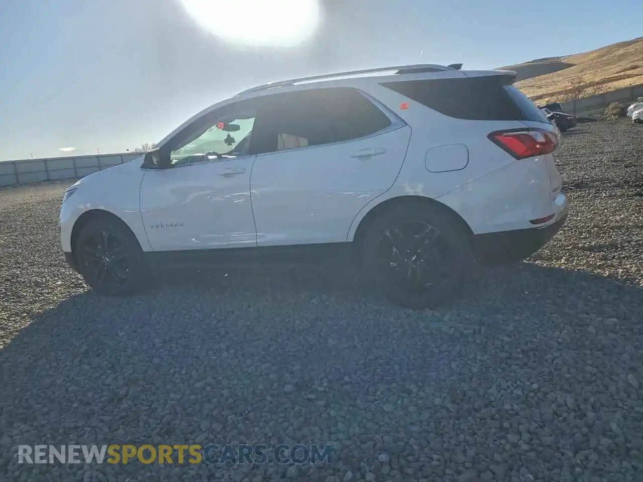2 Photograph of a damaged car 3GNAXUEV7ML396164 CHEVROLET EQUINOX 2021