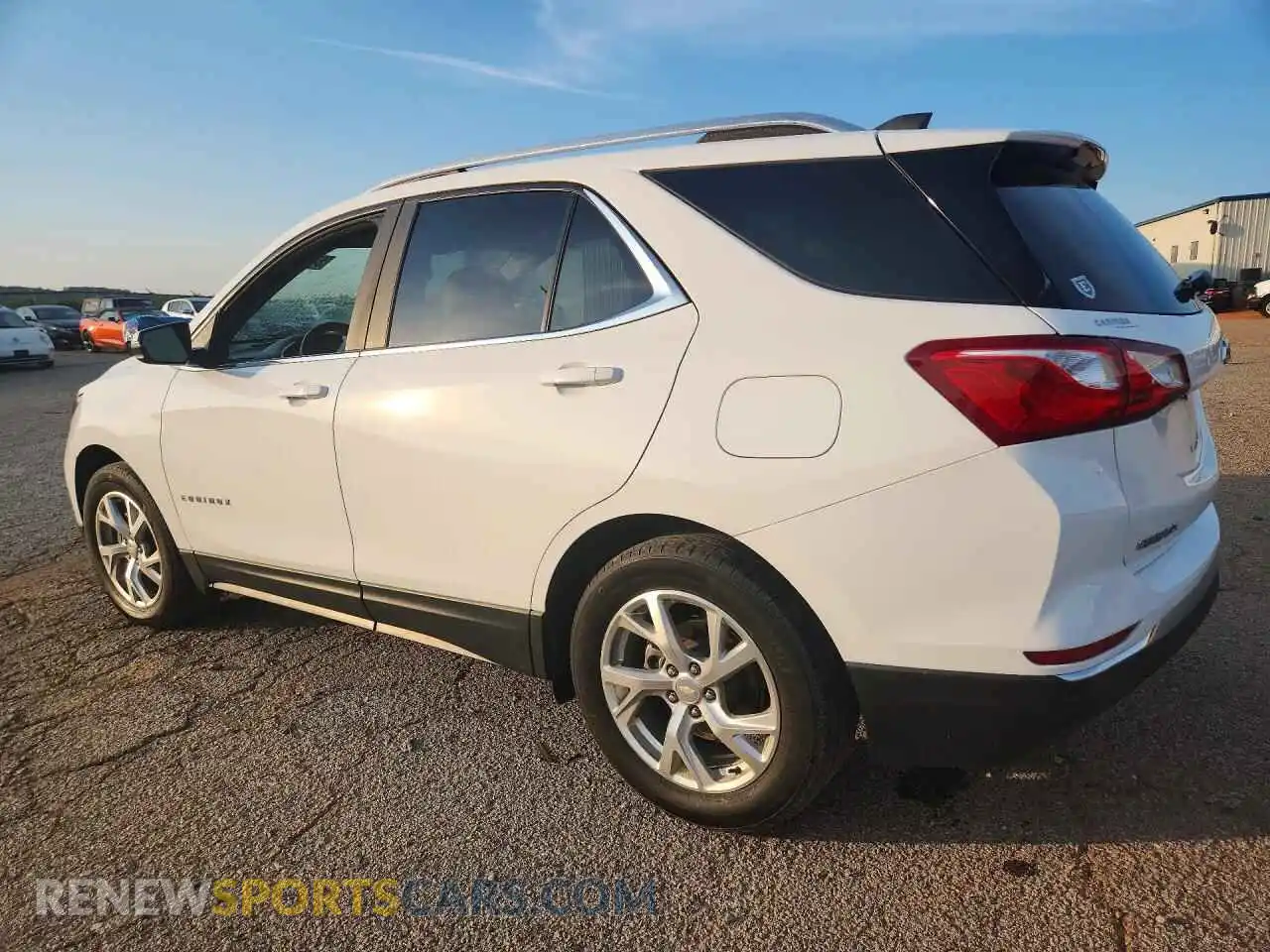 2 fotografías del automóvil dañado 3GNAXUEV8MS152156 CHEVROLET EQUINOX 2021