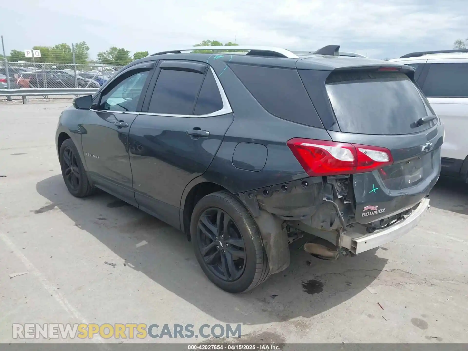 3 Photograph of a damaged car 3GNAXUEVXML341465 CHEVROLET EQUINOX 2021