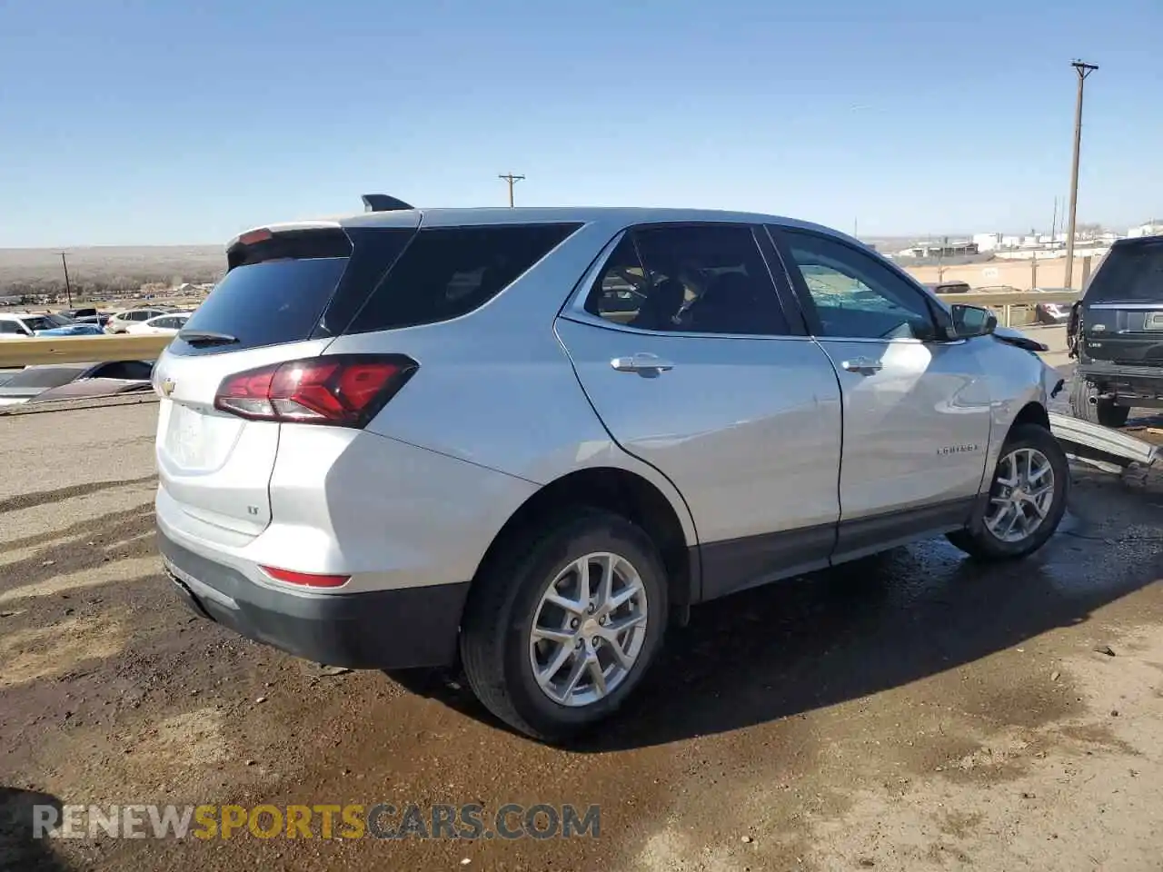 3 Photograph of a damaged car 3GNAXKEV0NL258360 CHEVROLET EQUINOX 2022