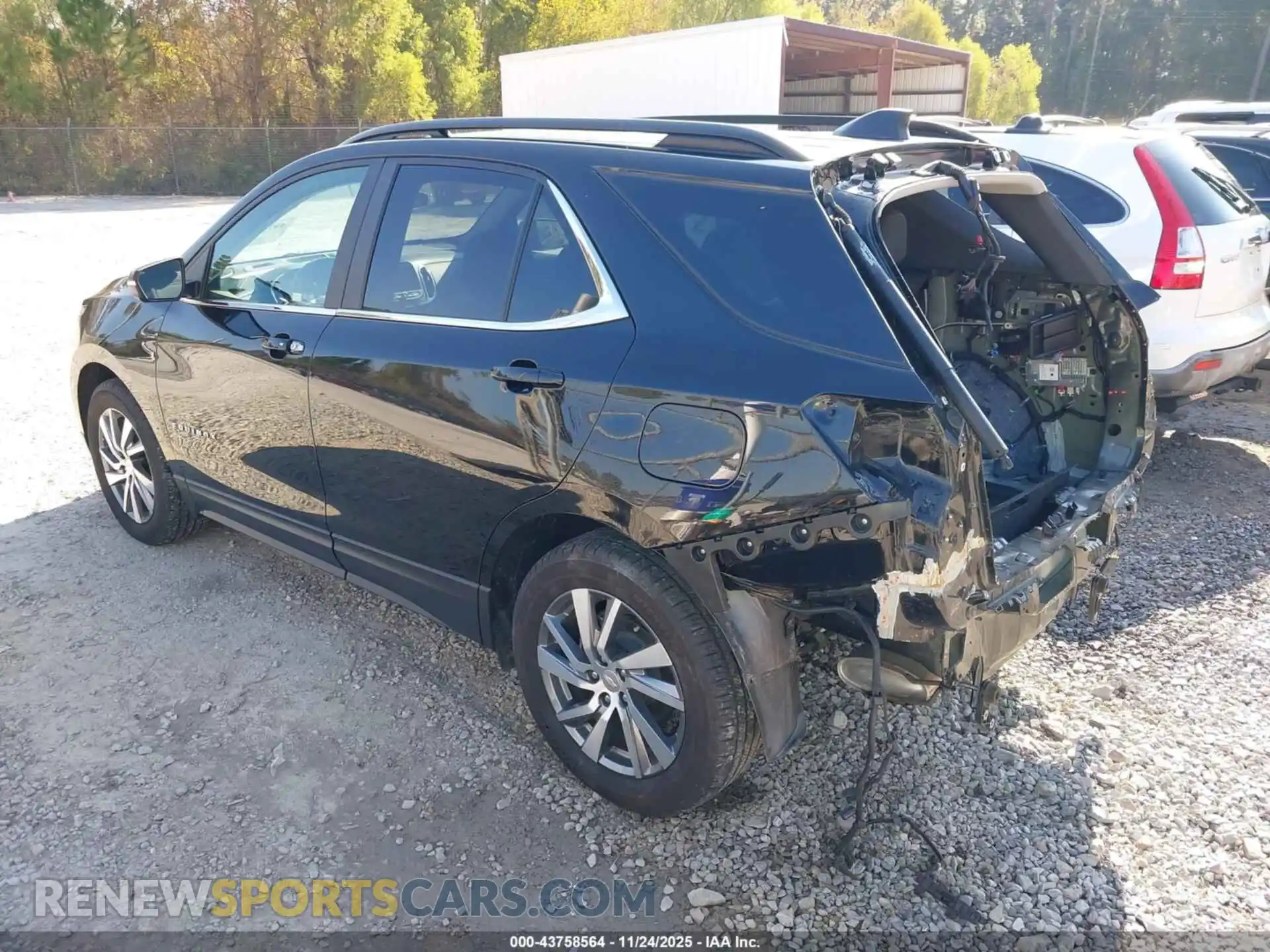 3 Photograph of a damaged car 3GNAXKEV5NL246110 CHEVROLET EQUINOX 2022