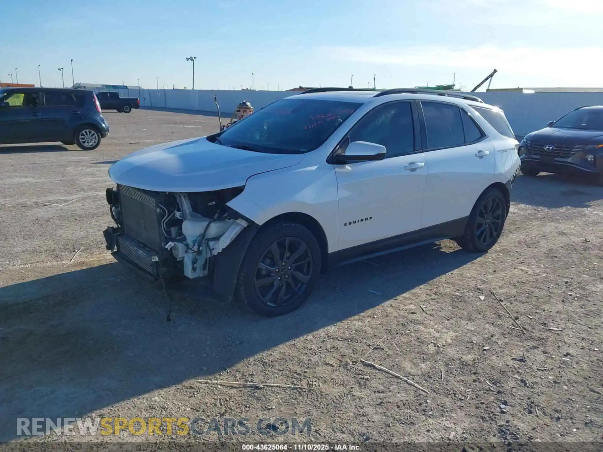 2 fotografías del automóvil dañado 3GNAXMEV2NS163090 CHEVROLET EQUINOX 2022
