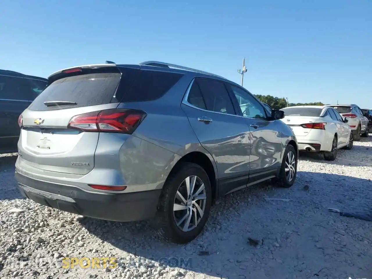 3 Фотография поврежденного автомобиля 3GNAXNEG8PL193389 CHEVROLET EQUINOX 2023