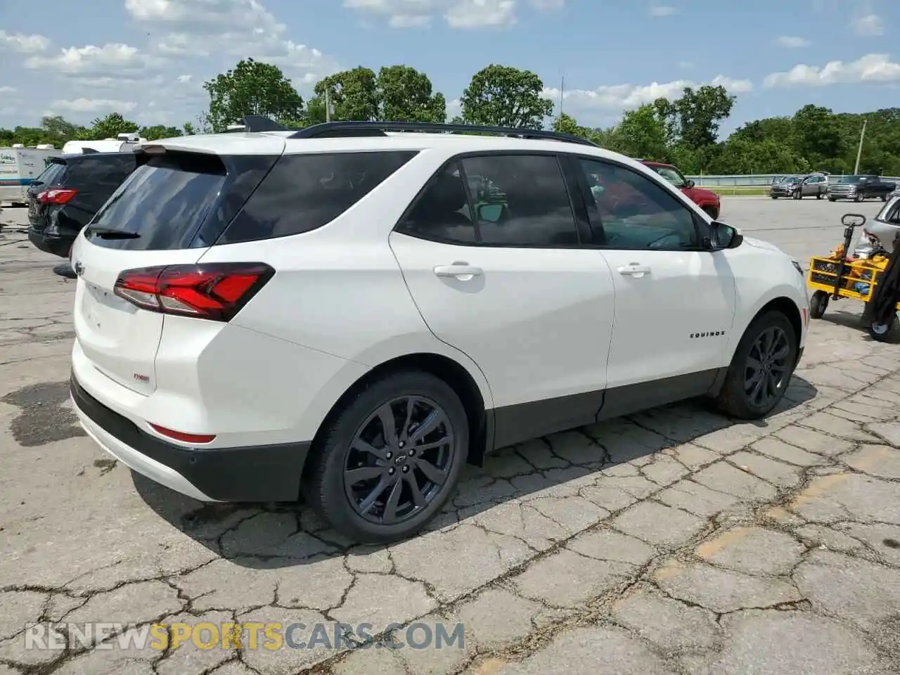 3 fotografías del automóvil dañado 3GNAXMEG1RS176405 CHEVROLET EQUINOX 2024