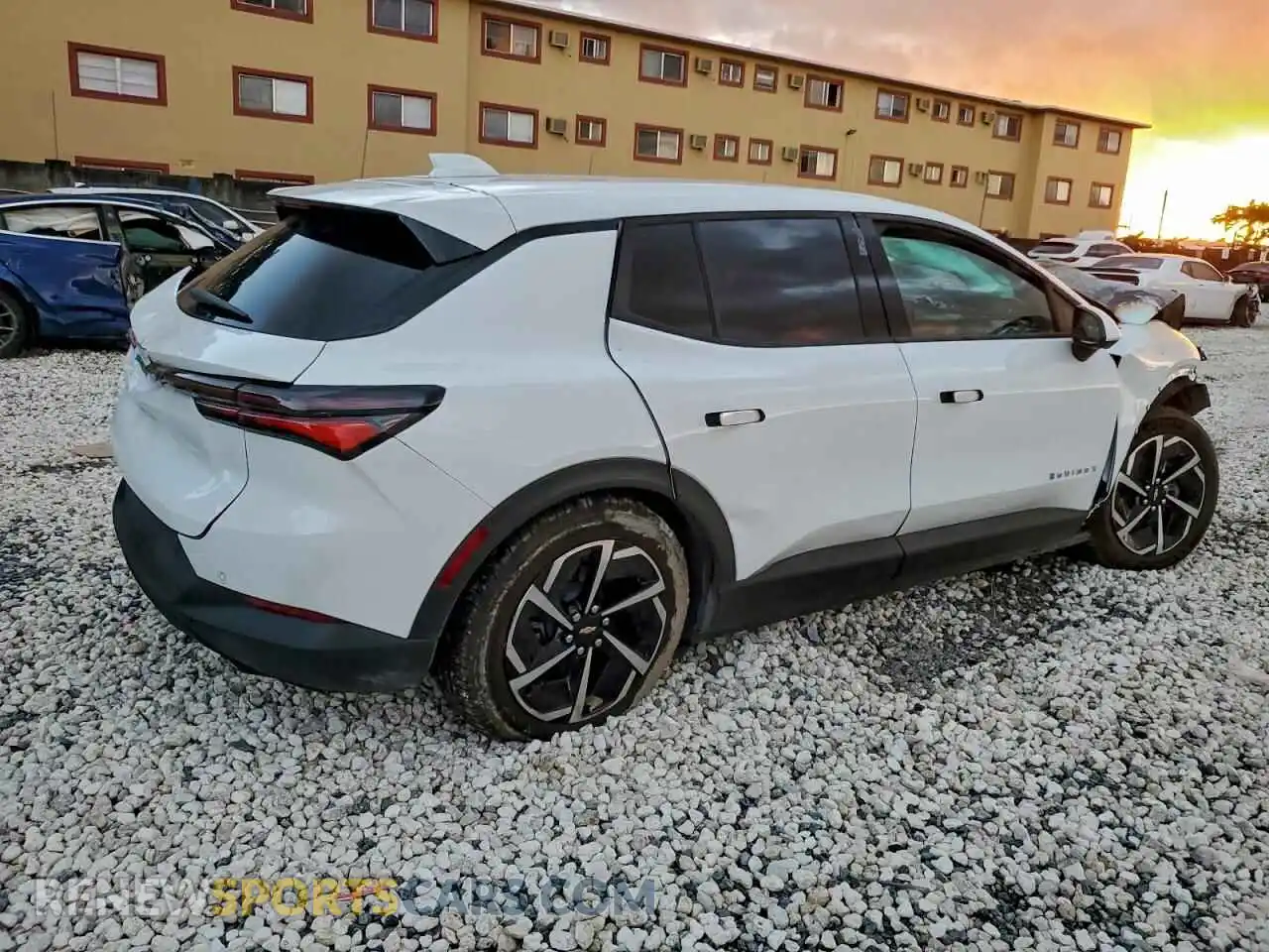 3 fotografías del automóvil dañado 3GN7DLRP0SS156658 CHEVROLET EQUINOX 2025