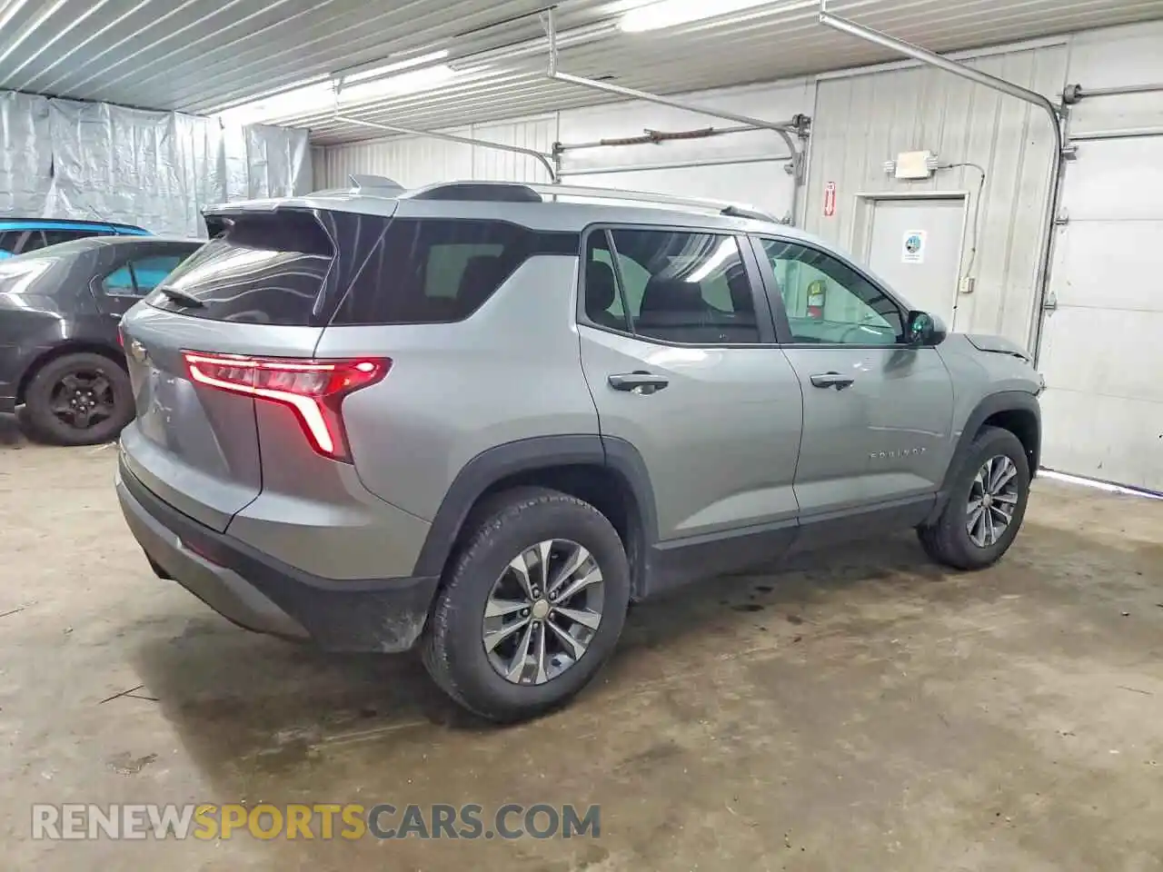3 Photograph of a damaged car 3GNAXPEG7SL300260 CHEVROLET EQUINOX 2025