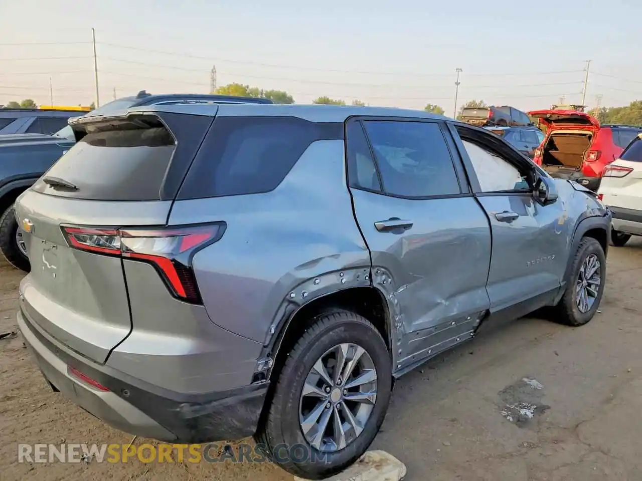 3 Photograph of a damaged car 3GNAXPEG7SL303756 CHEVROLET EQUINOX 2025