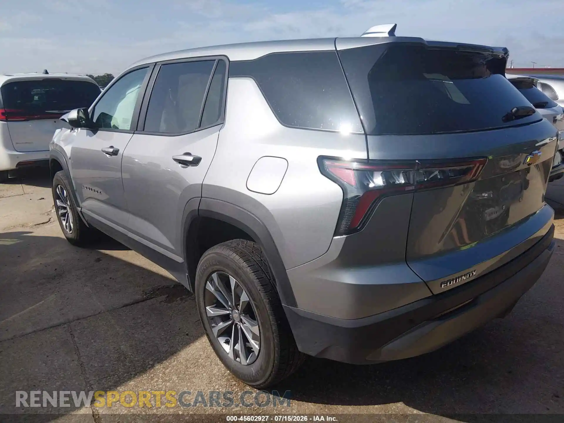3 fotografías del automóvil dañado 3GNAXHEG7TL228046 CHEVROLET EQUINOX 2026