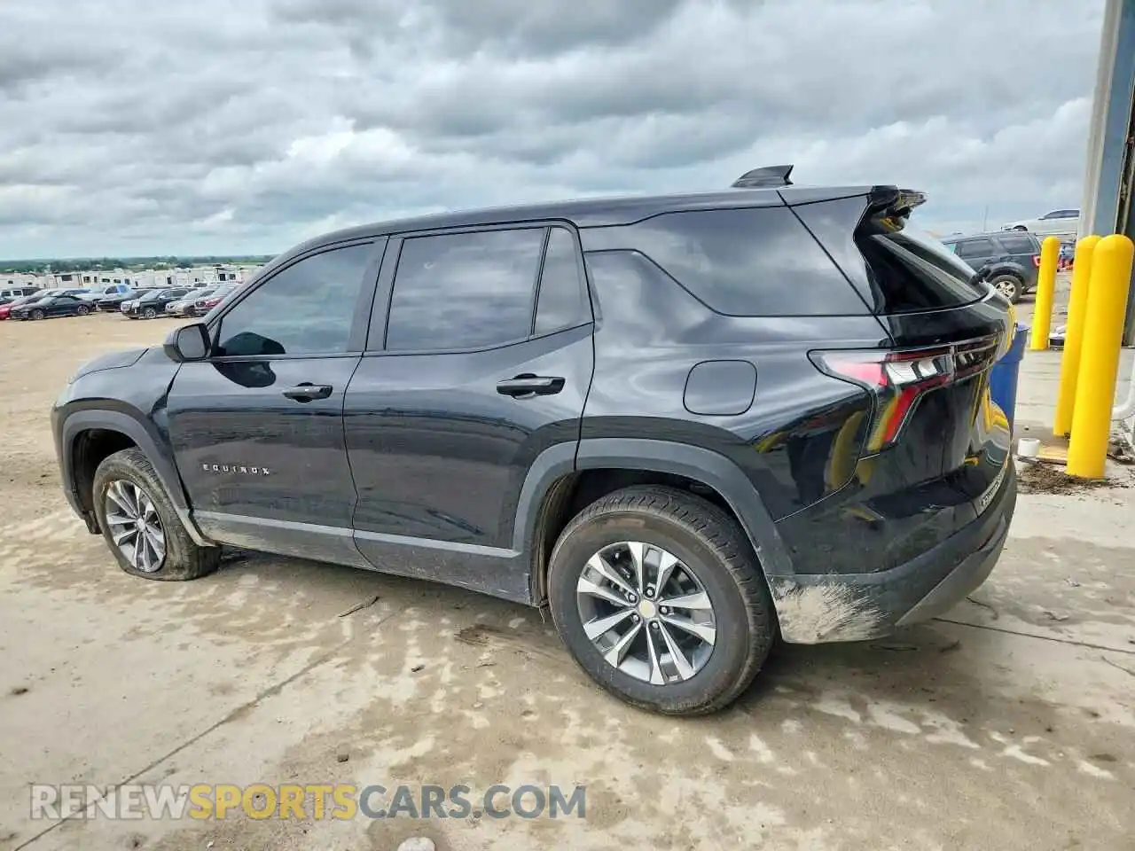 2 Фотография поврежденного автомобиля 3GNAXPEG0TL213933 CHEVROLET EQUINOX 2026