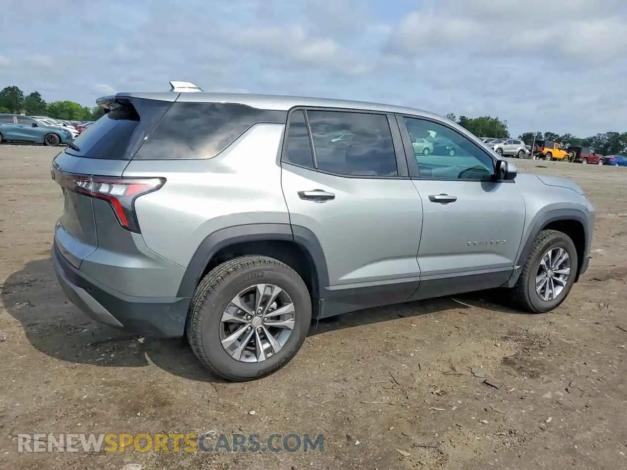 3 Фотография поврежденного автомобиля 3GNAXPEG1TL460071 CHEVROLET EQUINOX 2026