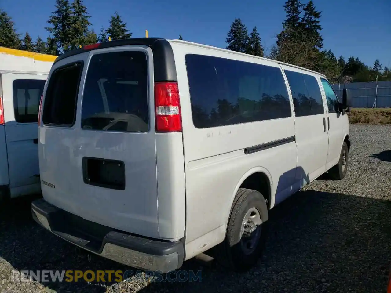 3 Photograph of a damaged car 1GAZGPFG8K1247112 CHEVROLET EXPRESS 2019