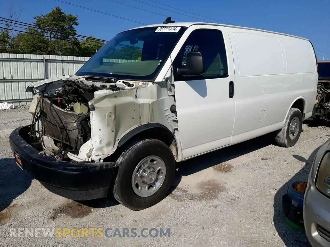 1 Photograph of a damaged car 1GCWGAFP0K1362956 CHEVROLET EXPRESS 2019
