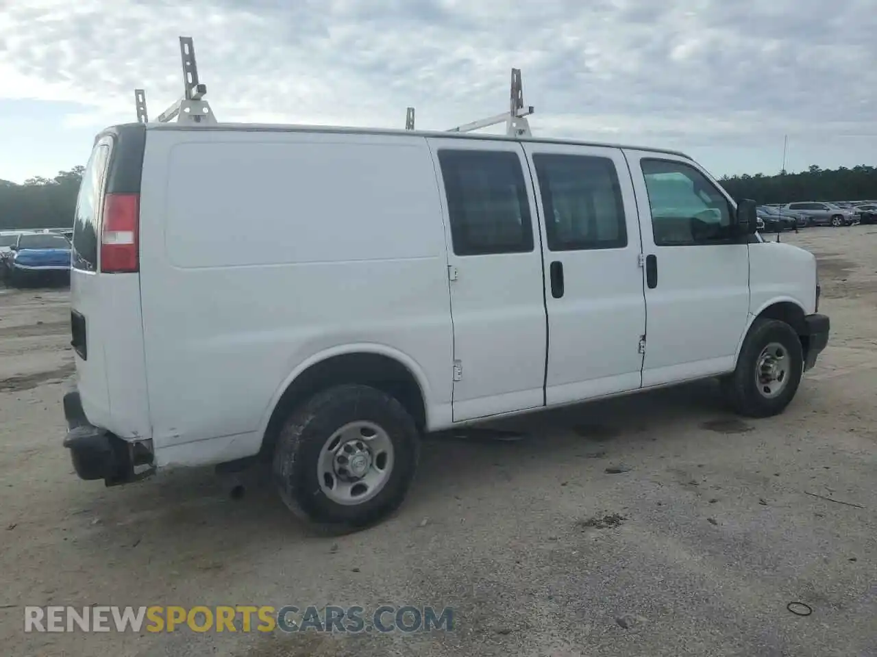 3 Фотография поврежденного автомобиля 1GCWGAFP1K1169683 CHEVROLET EXPRESS 2019