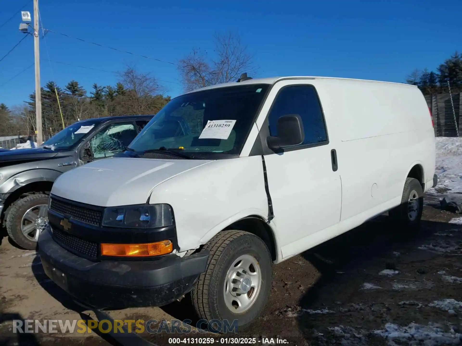 2 Photograph of a damaged car 1GCWGAFP4K1140582 CHEVROLET EXPRESS 2019