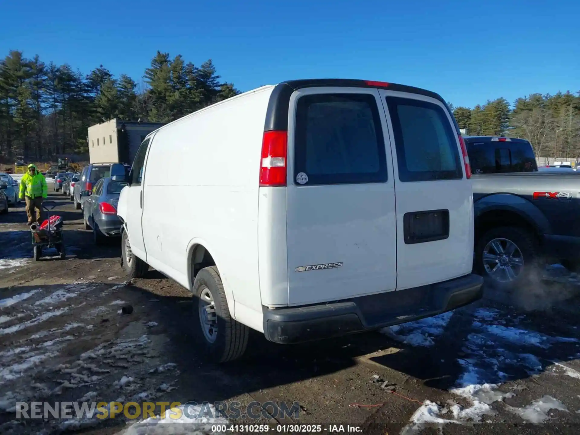 3 Photograph of a damaged car 1GCWGAFP4K1140582 CHEVROLET EXPRESS 2019
