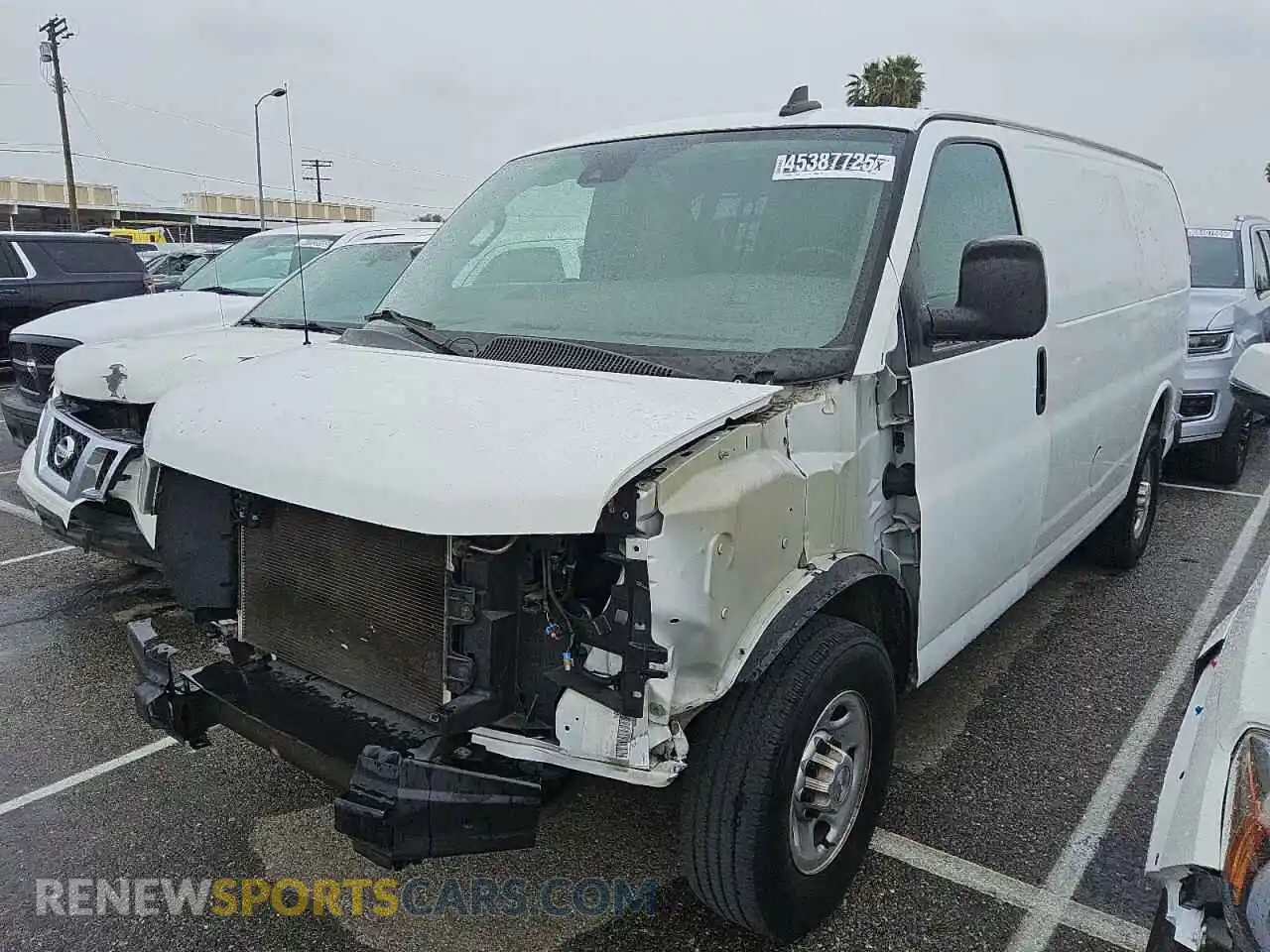 1 Фотография поврежденного автомобиля 1GCWGAFP5K1334425 CHEVROLET EXPRESS 2019