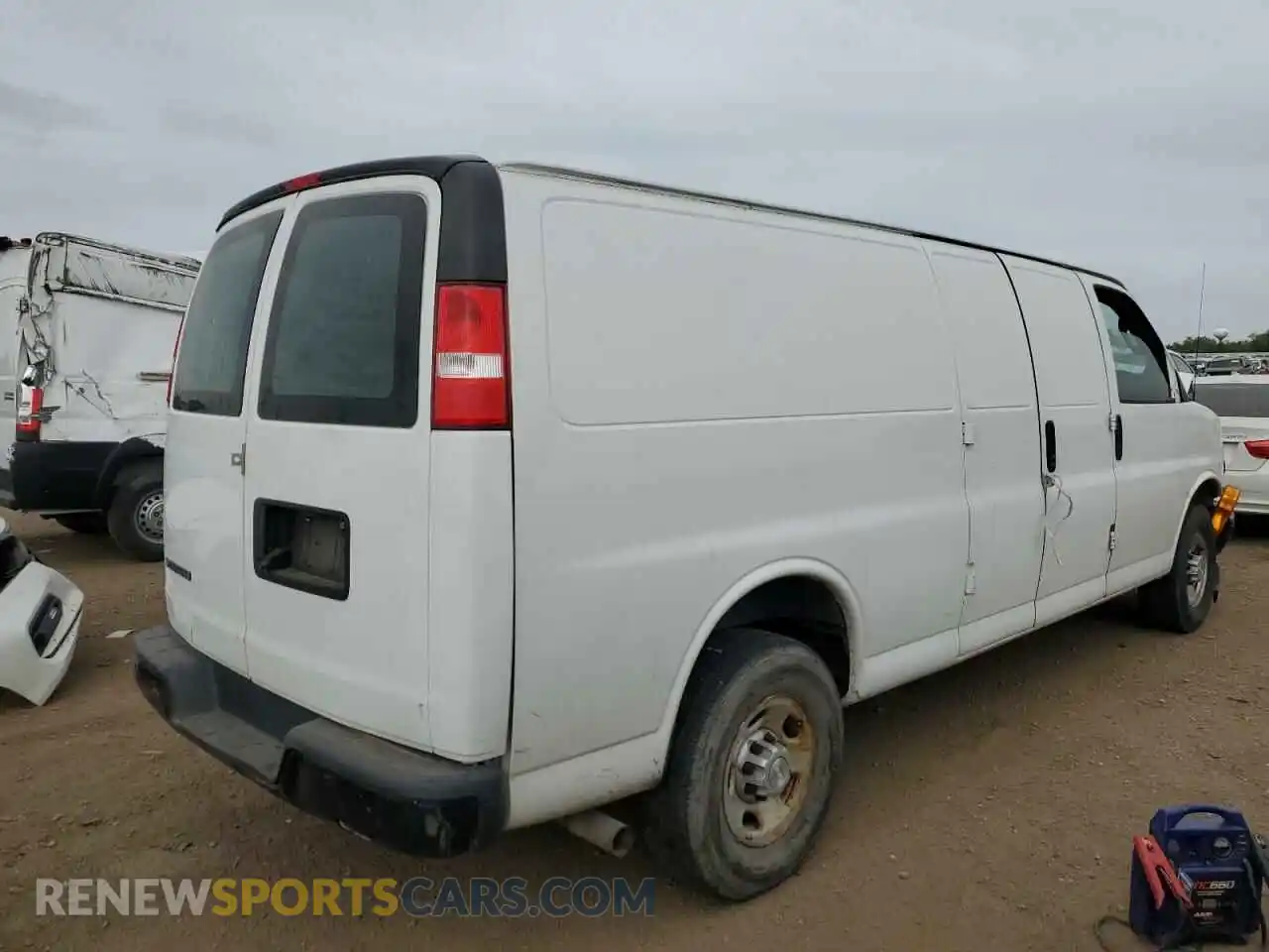 3 Photograph of a damaged car 1GCWGBFP8K1155558 CHEVROLET EXPRESS 2019