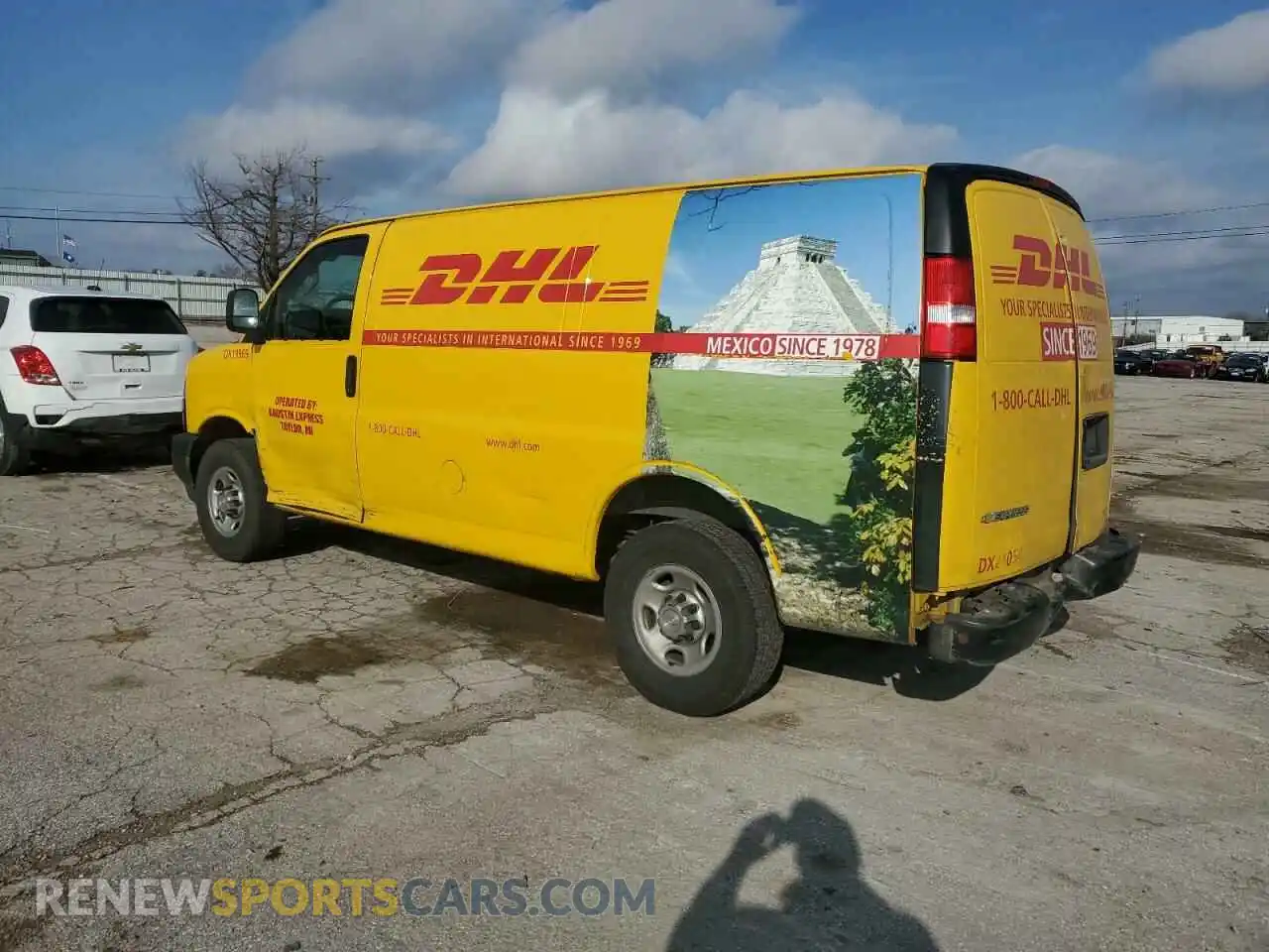 2 Photograph of a damaged car 1GCWGAFP0L1129225 CHEVROLET EXPRESS 2020