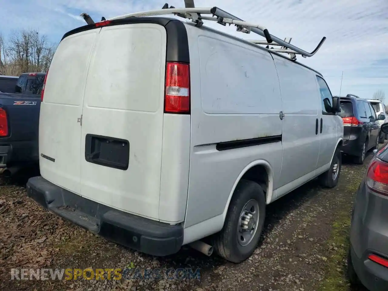 3 Photograph of a damaged car 1GCWGAFP3L1178984 CHEVROLET EXPRESS 2020