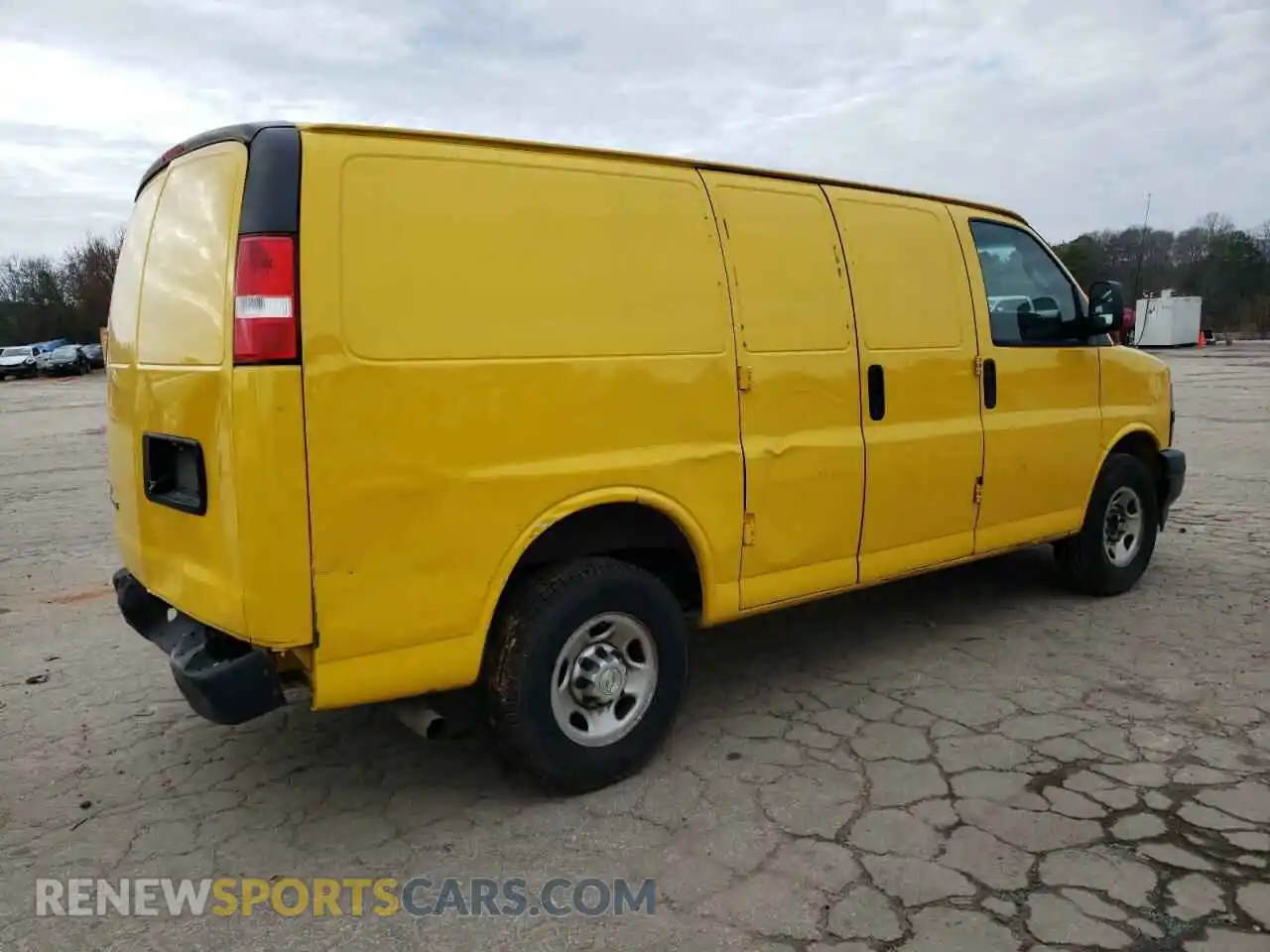 3 Photograph of a damaged car 1GCWGAFP3L1226712 CHEVROLET EXPRESS 2020